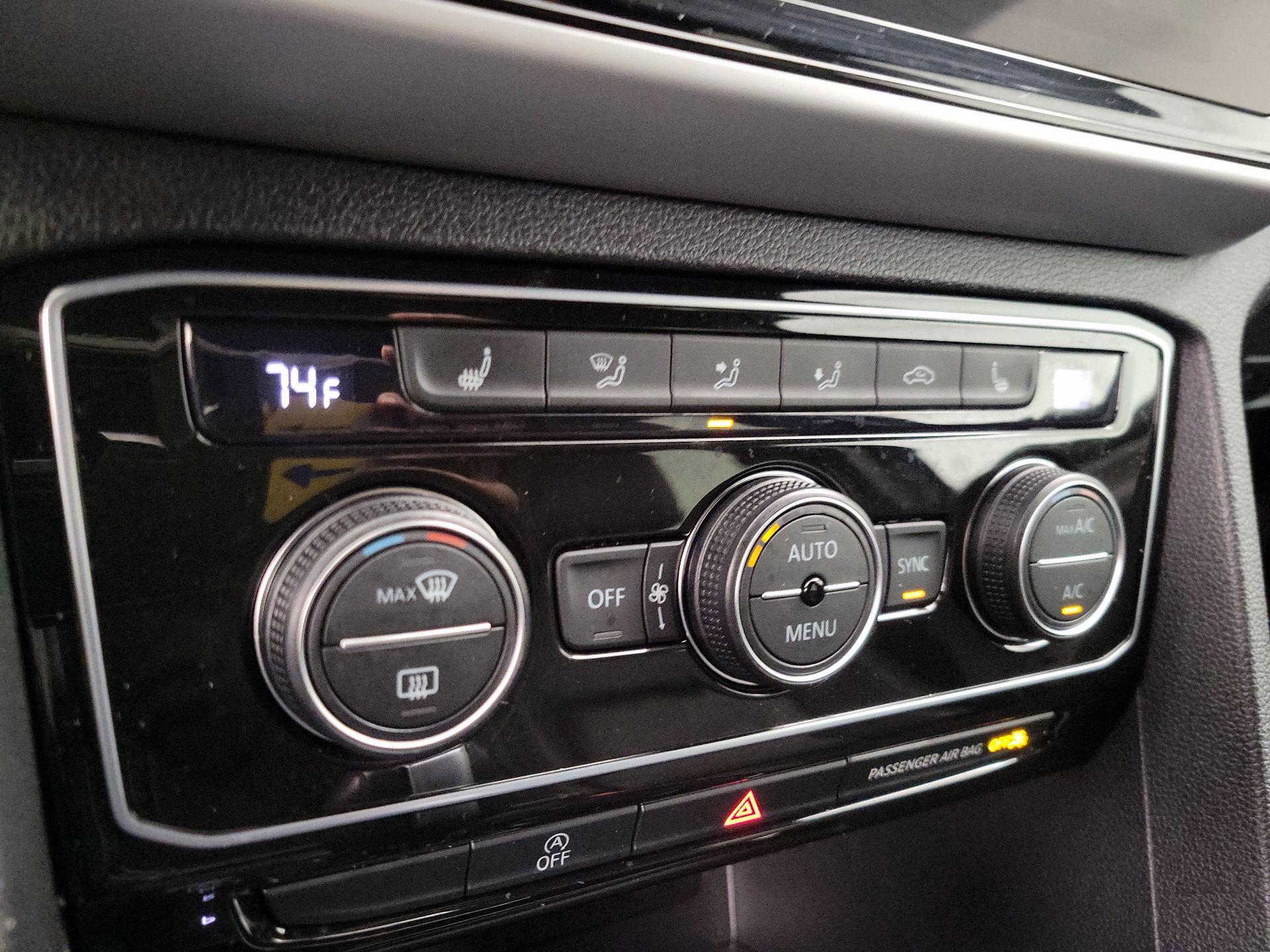 Thumbnail: 2022 Volkswagen Atlas - 16