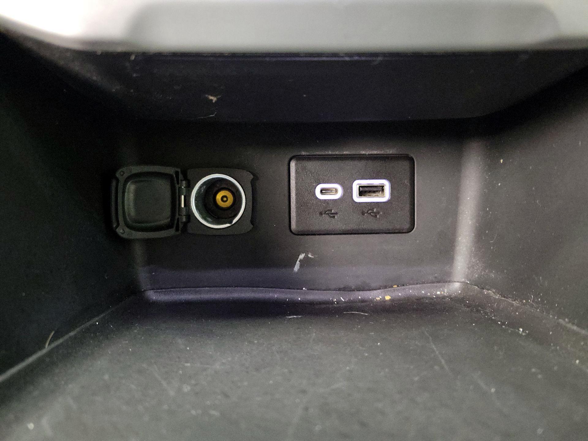 Thumbnail: 2021 GMC Acadia - 18