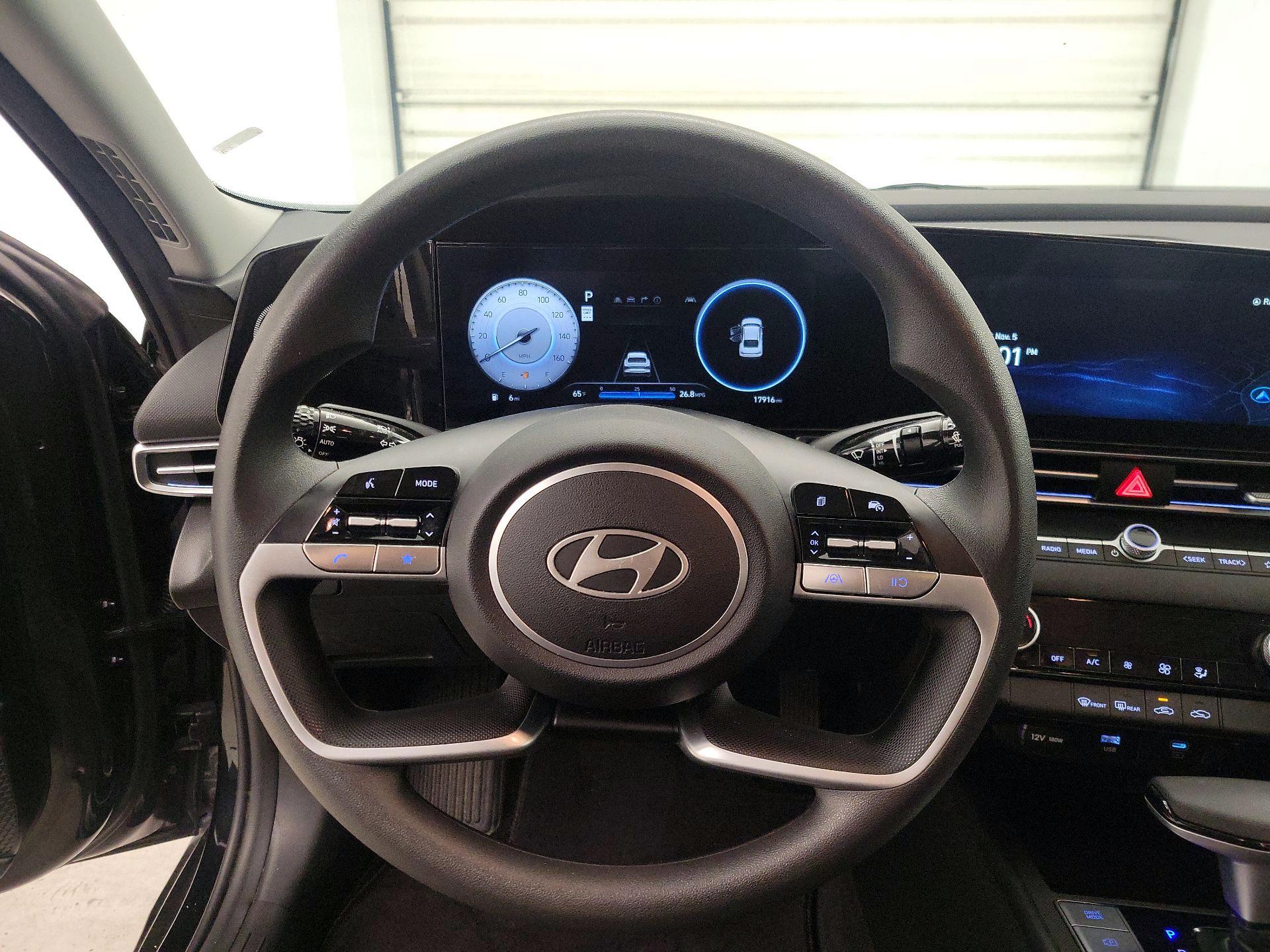 Thumbnail: 2024 Hyundai Elantra - 10