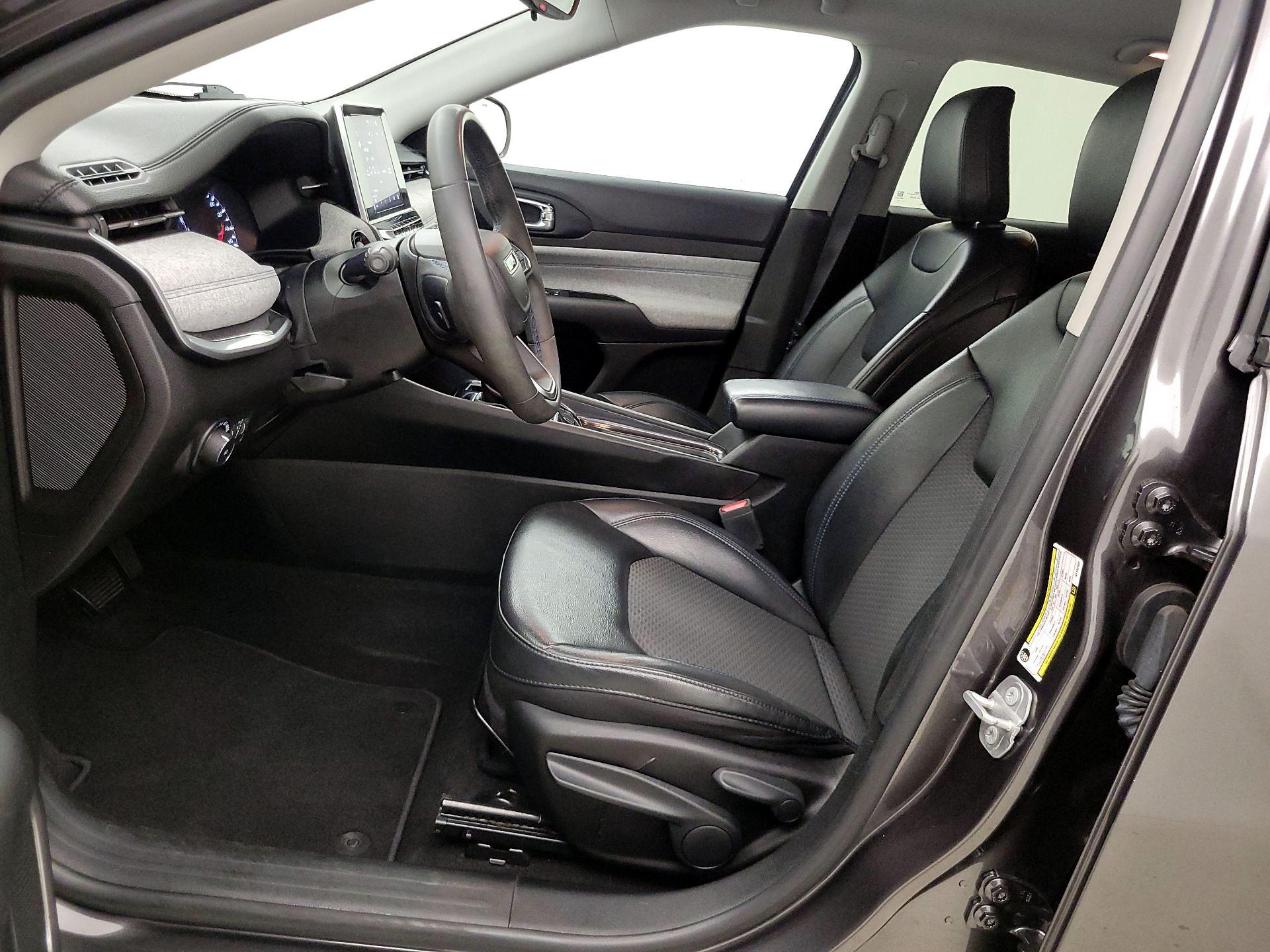 Thumbnail: 2022 Jeep Compass - 11