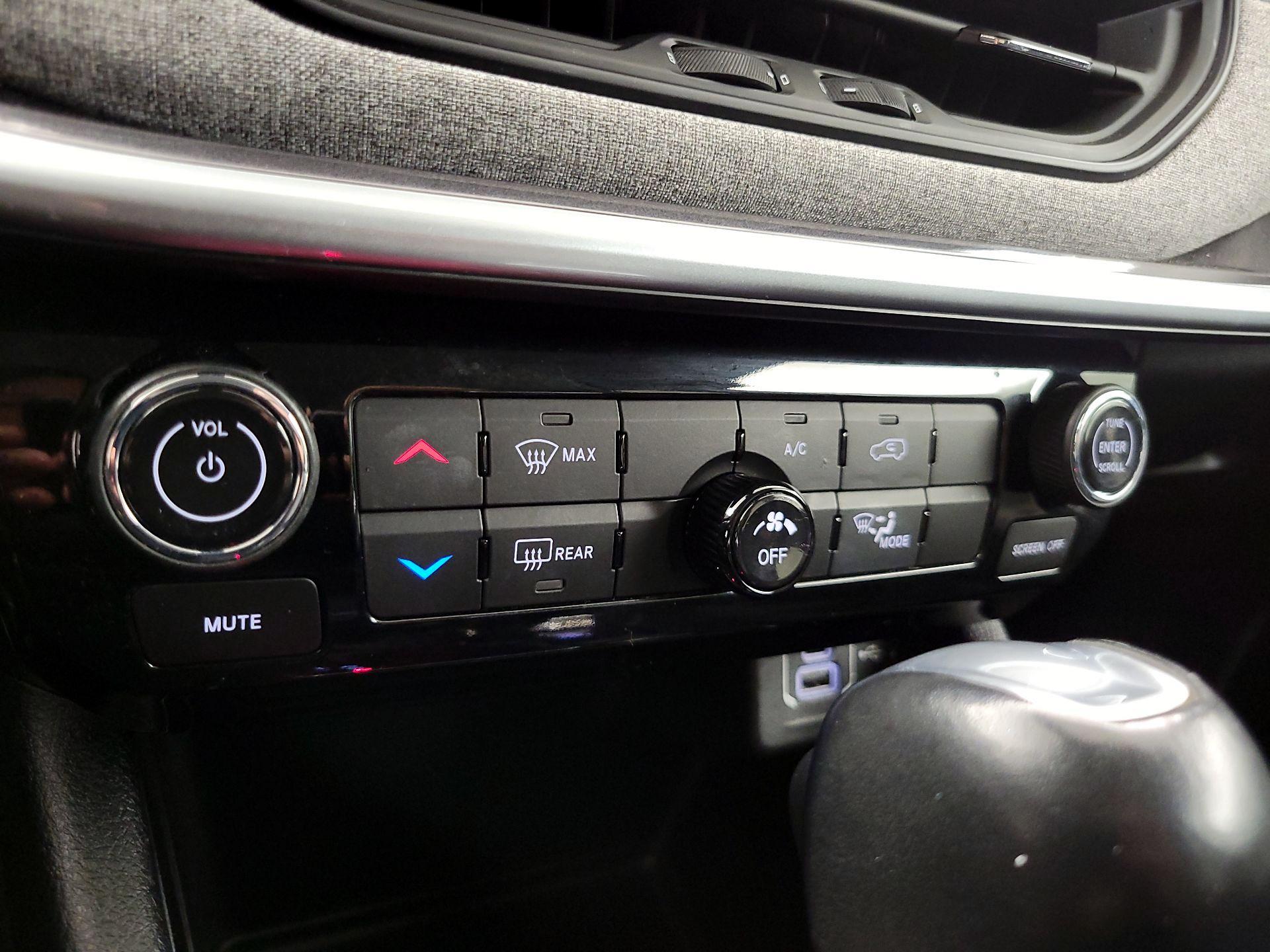 Thumbnail: 2022 Jeep Compass - 16