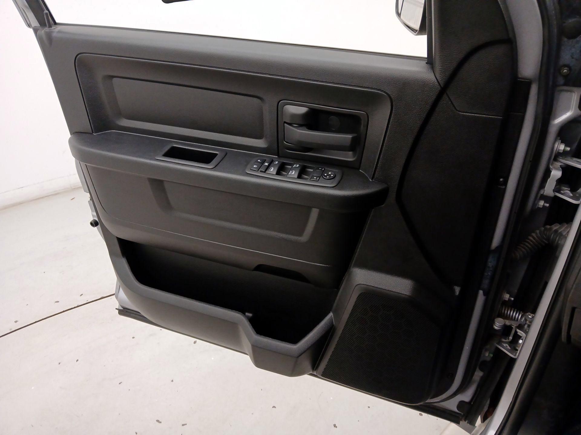 Thumbnail: 2022 RAM 1500 Classic - 12