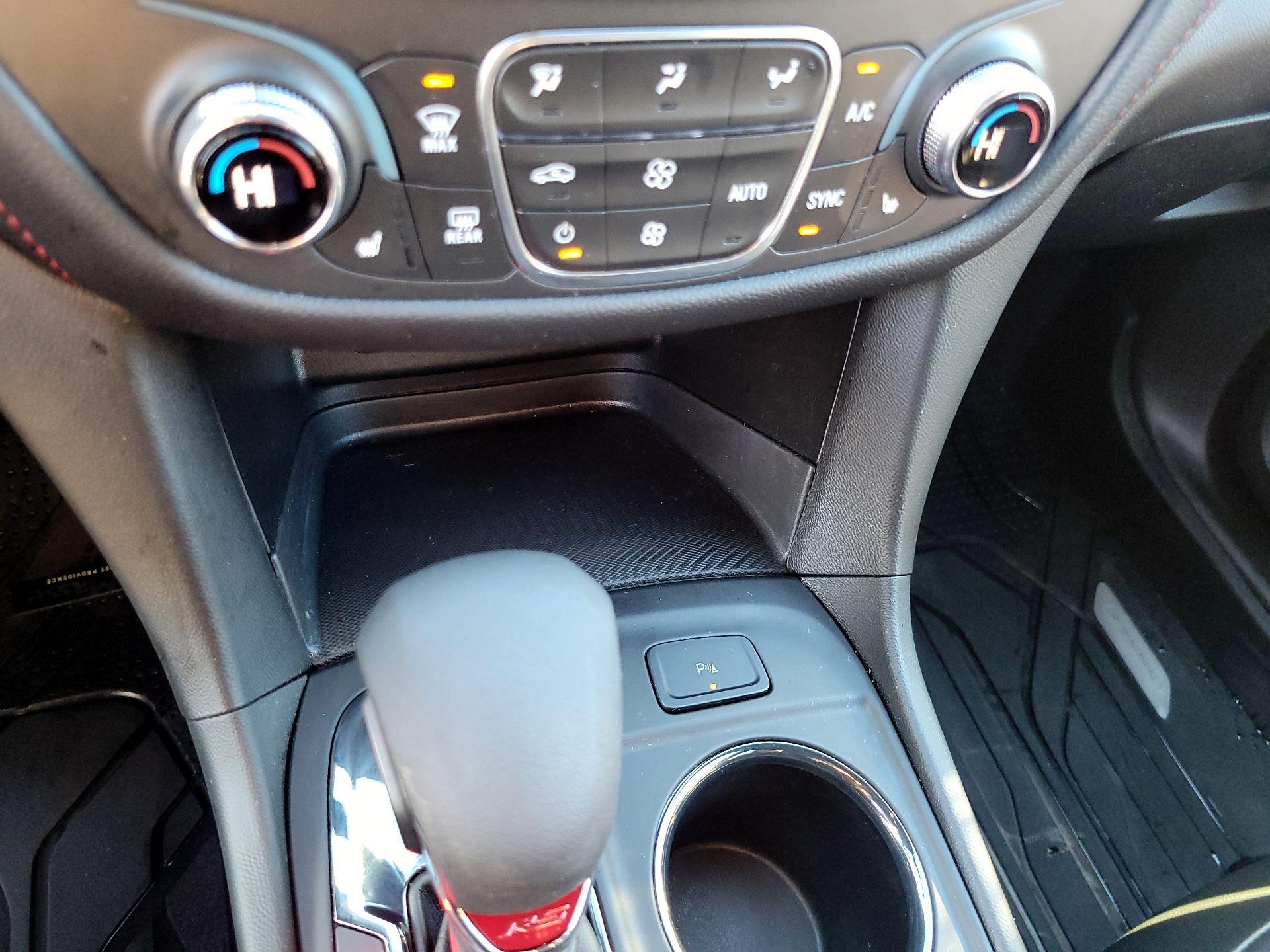 Thumbnail: 2022 Chevrolet Equinox - 16