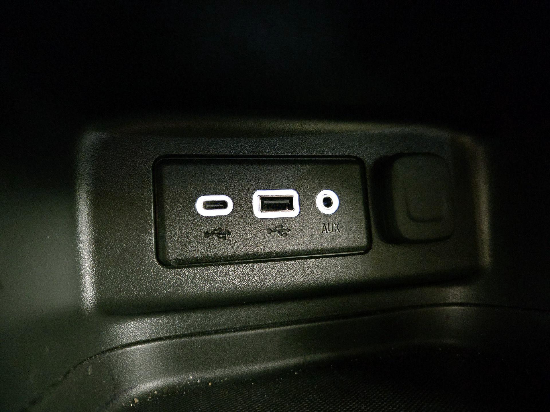 Thumbnail: 2022 Chevrolet Equinox - 18