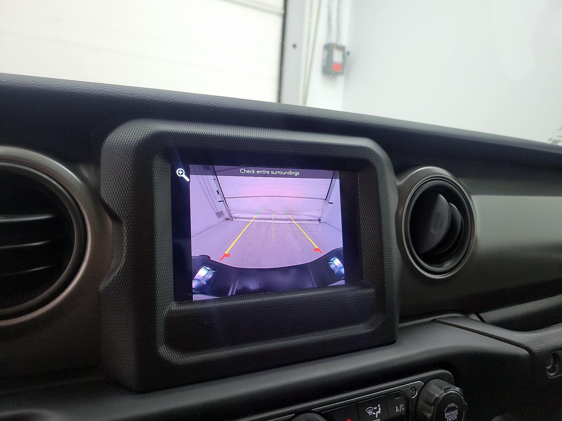 Thumbnail: 2023 Jeep Gladiator - 14