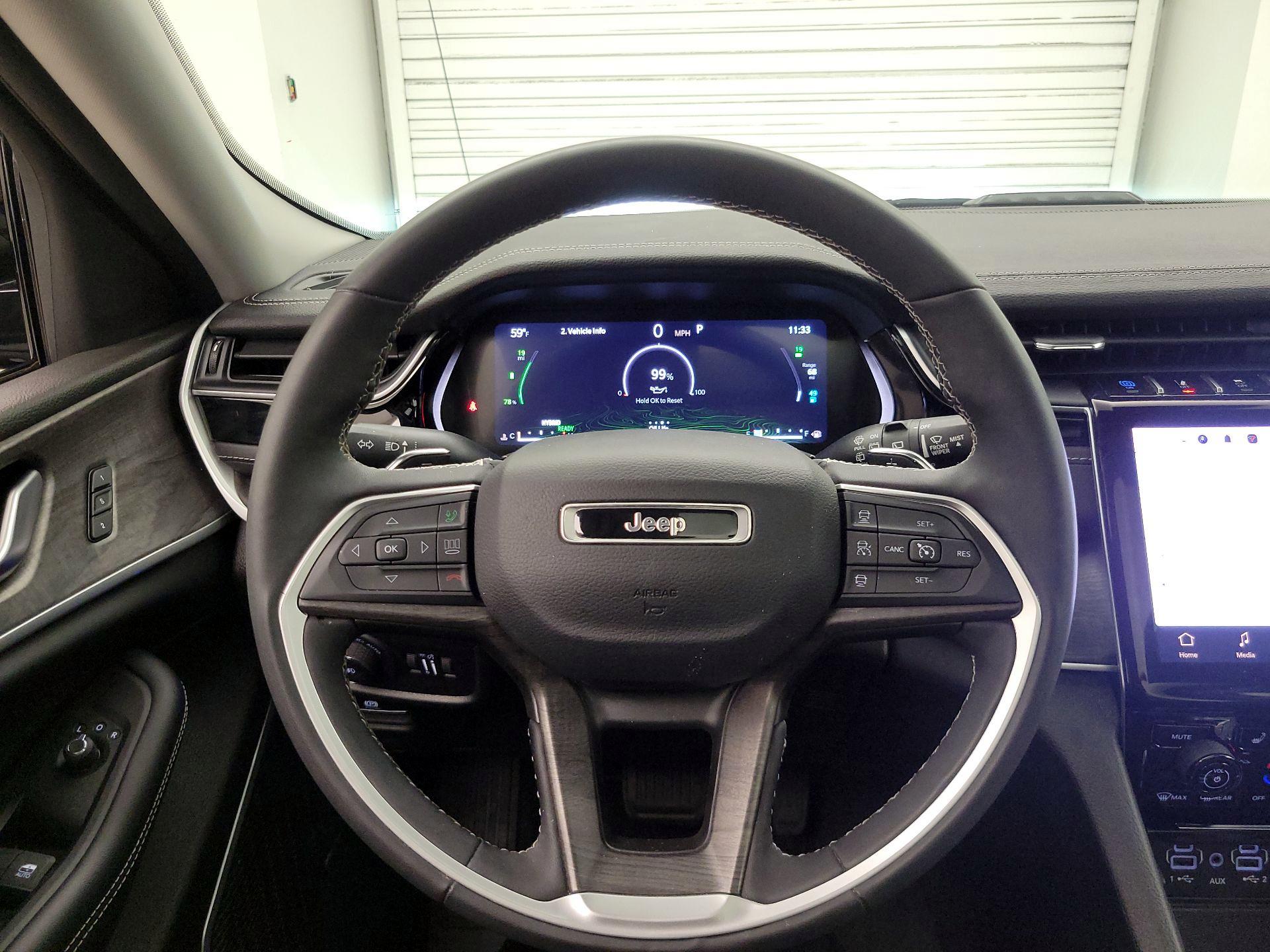 Thumbnail: 2023 Jeep Grand Cherokee - 10