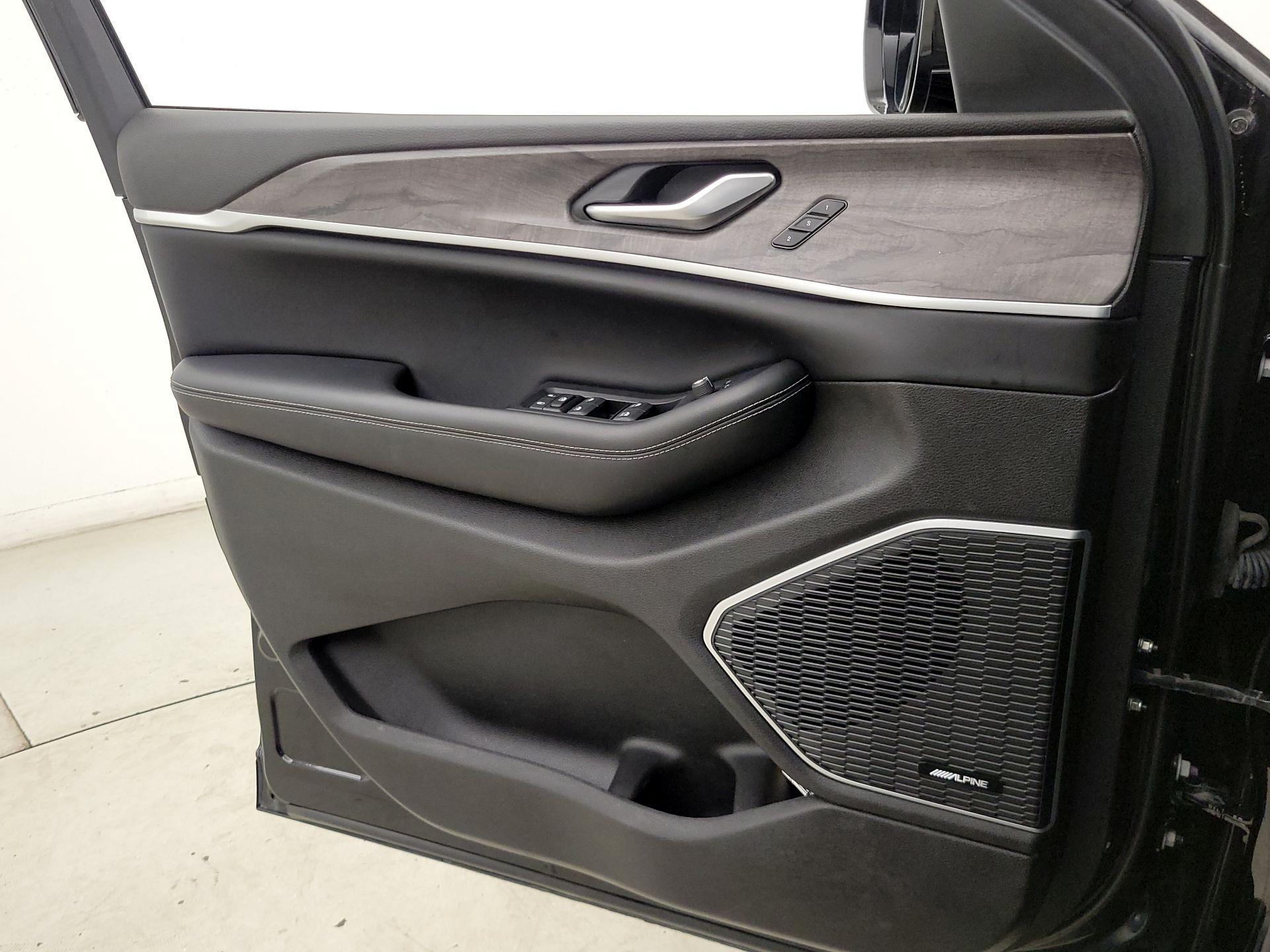 Thumbnail: 2023 Jeep Grand Cherokee - 12