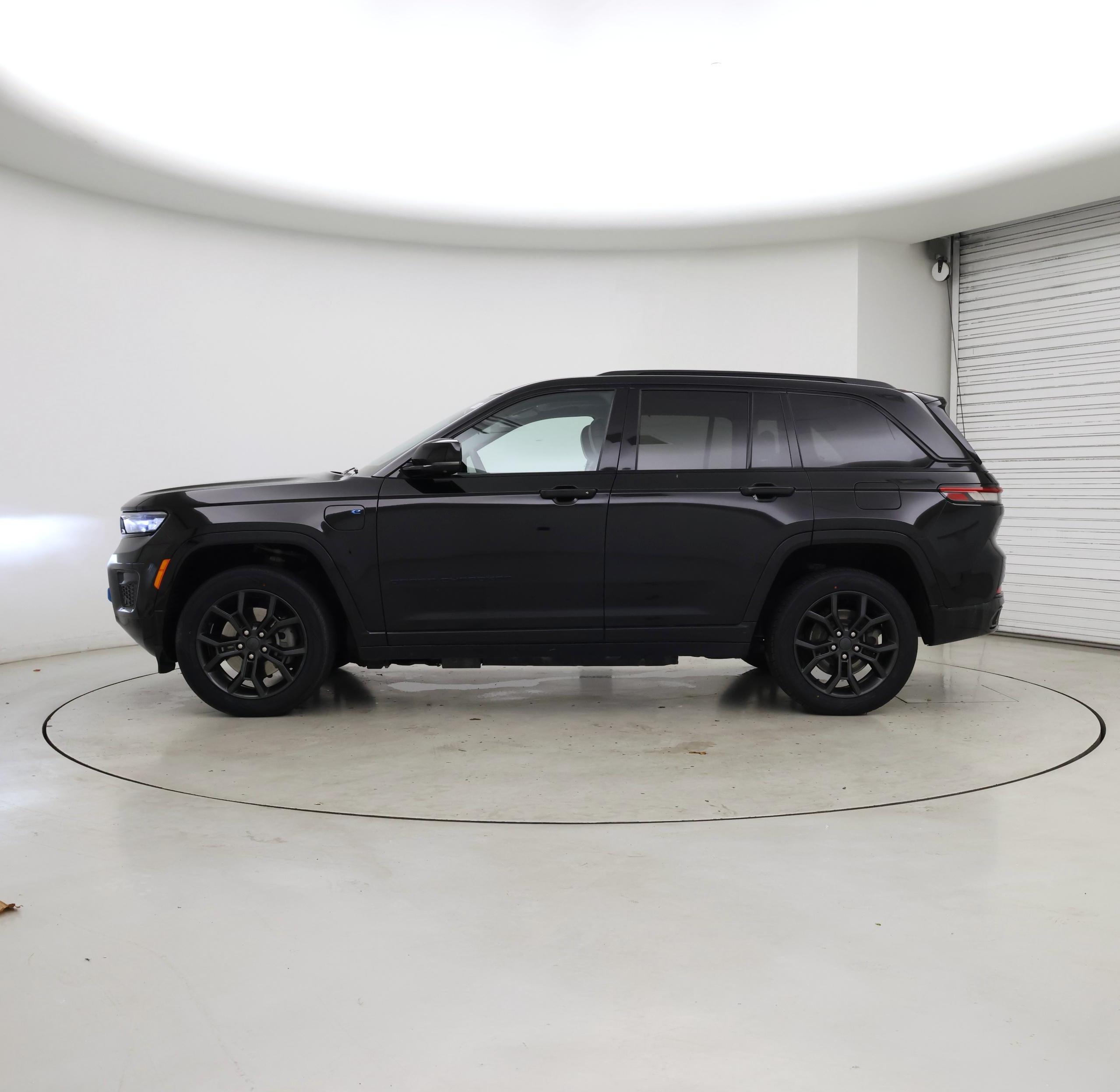 Thumbnail: 2023 Jeep Grand Cherokee - 3