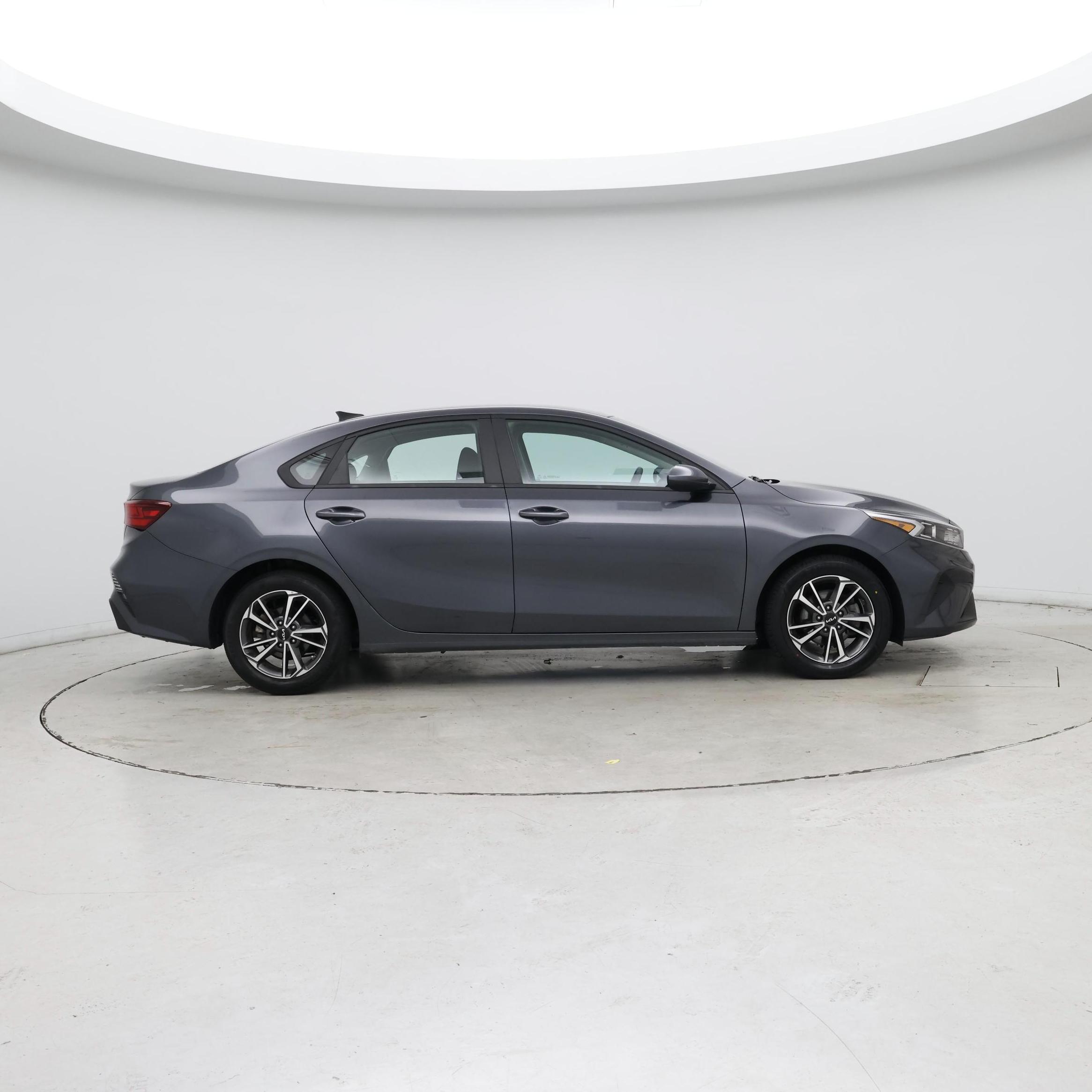 Thumbnail: 2023 Kia Forte - 7