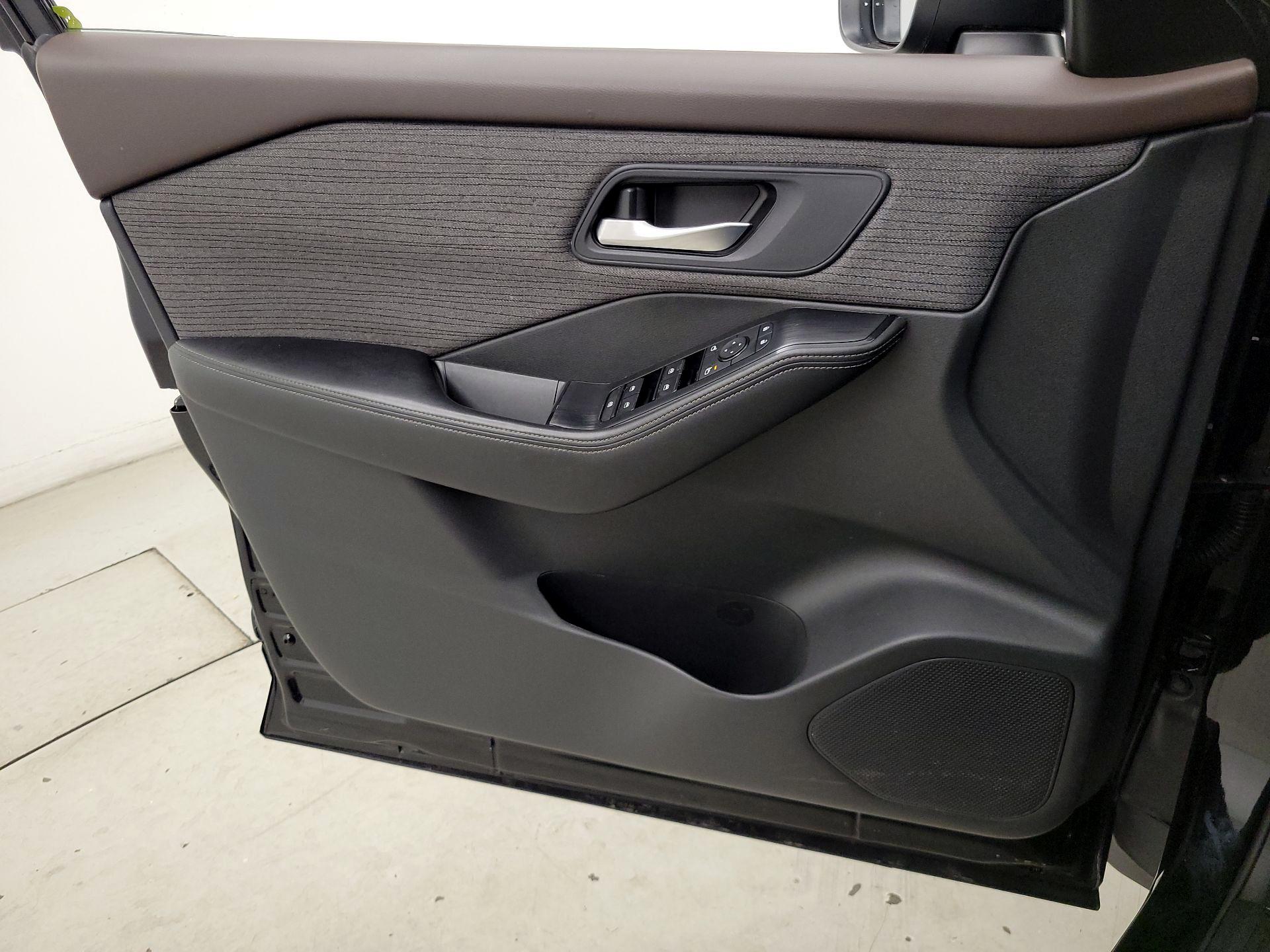 Thumbnail: 2022 Nissan Rogue - 12