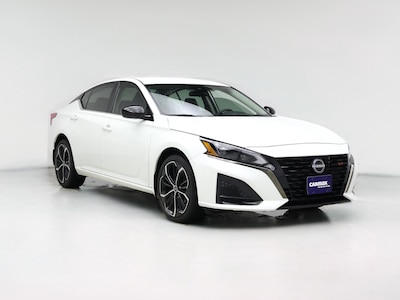 White 2023 Nissan Altima SR