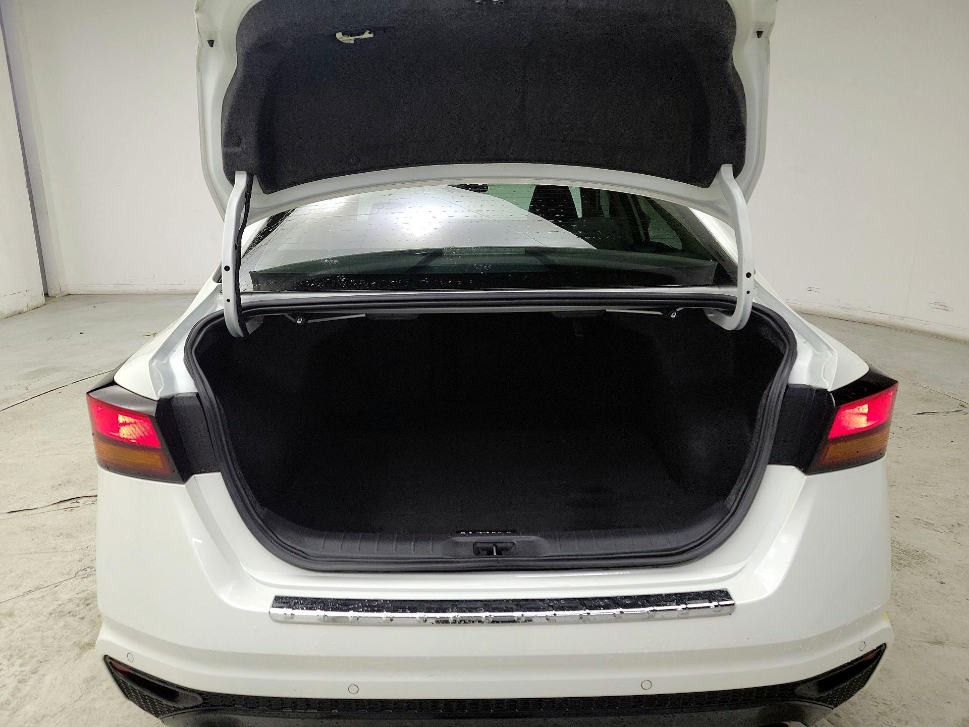 Thumbnail: 2023 Nissan Altima - 20