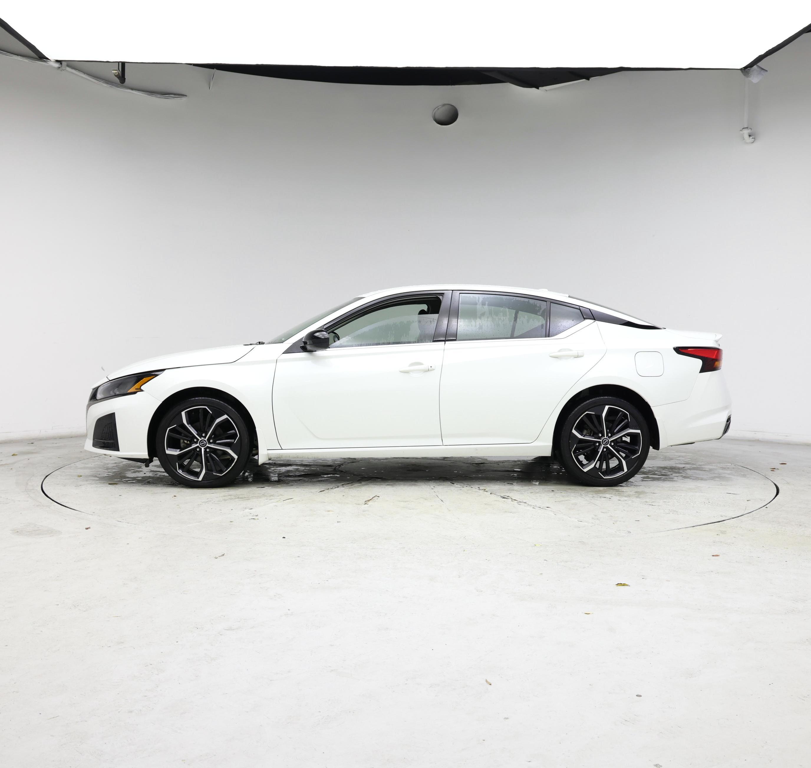 Thumbnail: 2023 Nissan Altima - 3