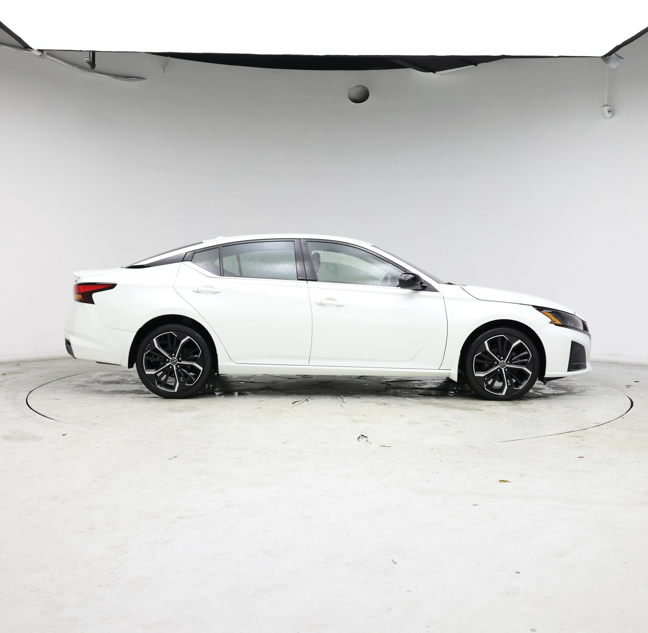 Thumbnail: 2023 Nissan Altima - 7