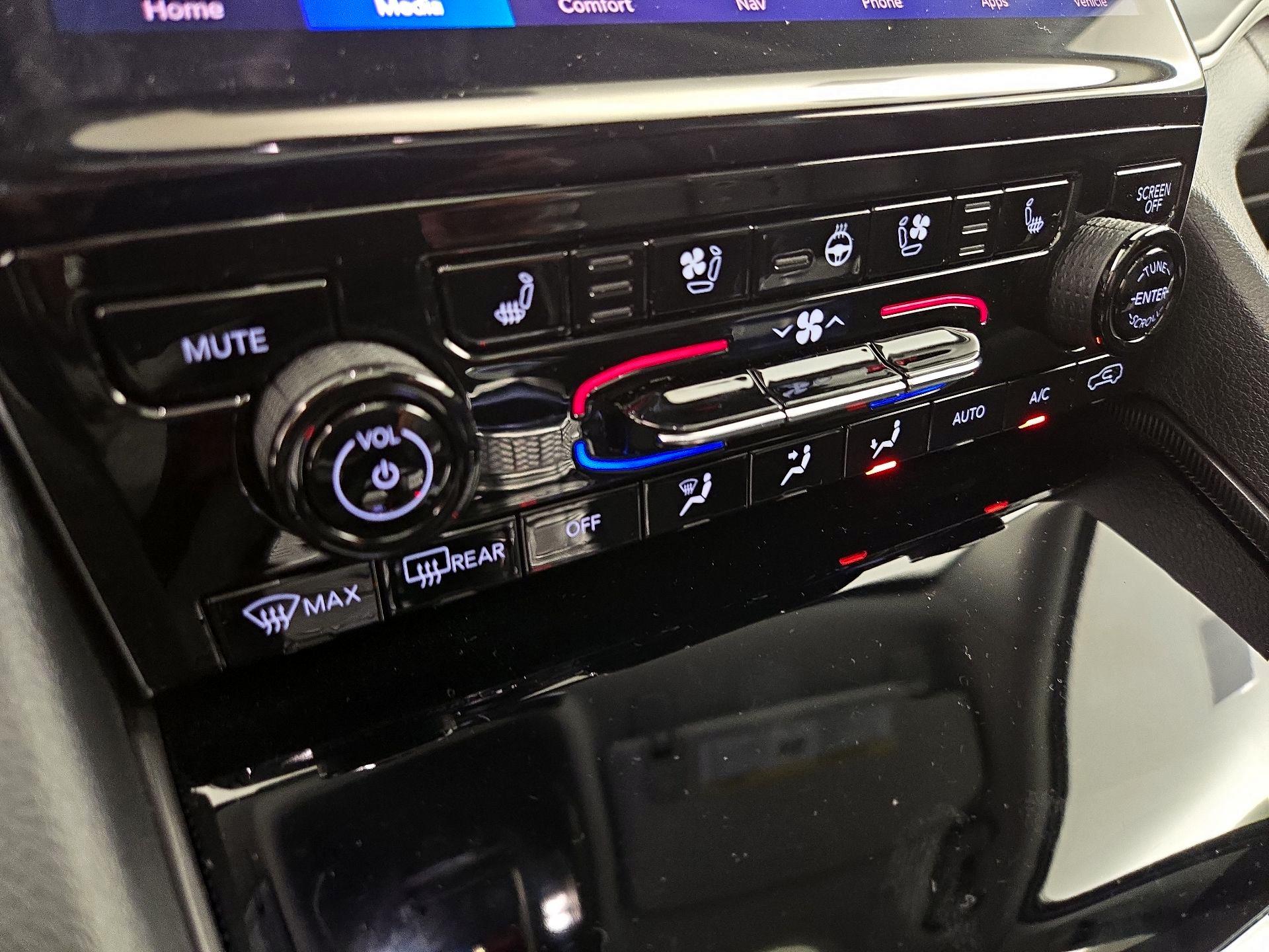 Thumbnail: 2023 Jeep Grand Cherokee - 17