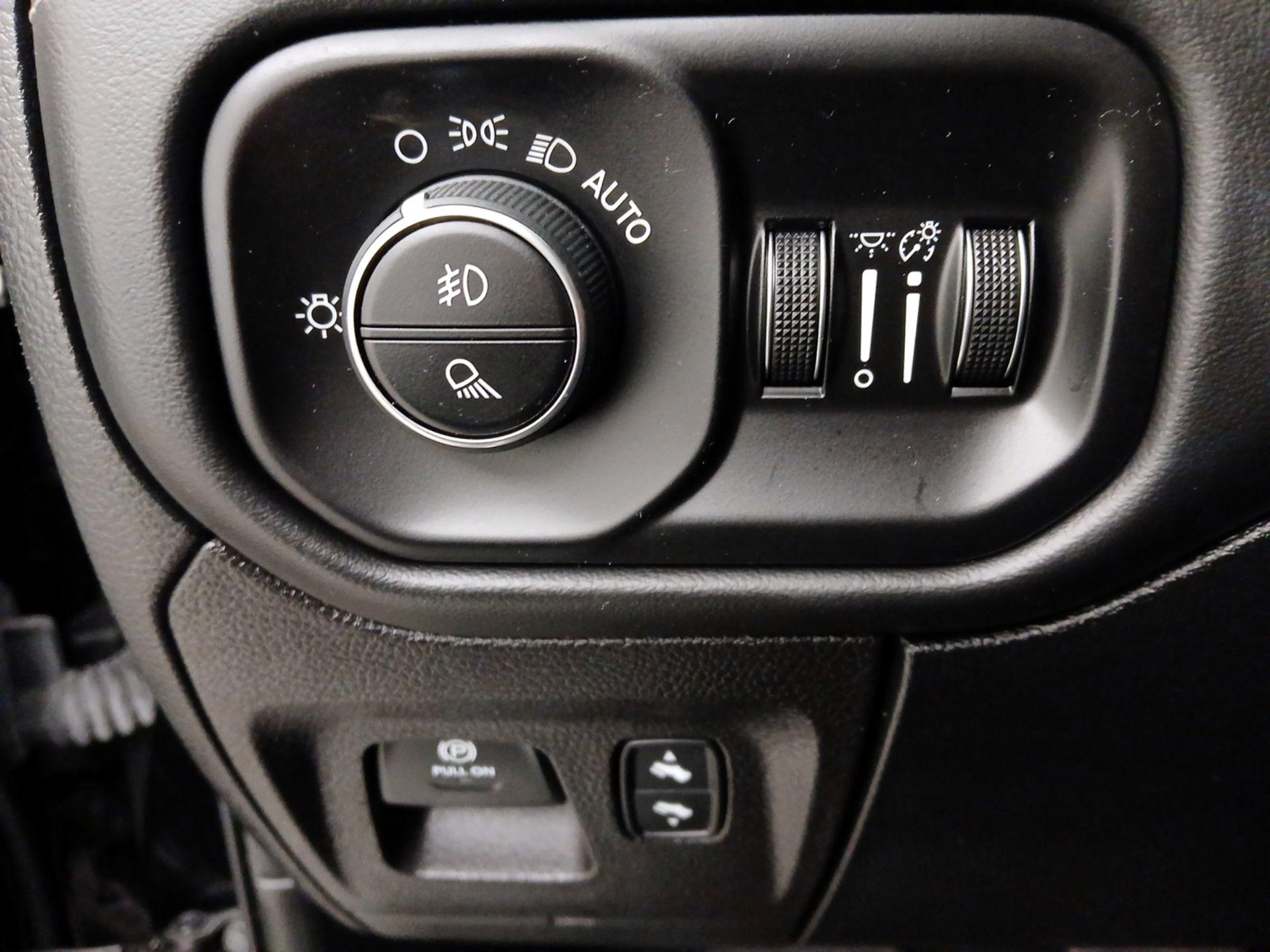 Thumbnail: 2021 RAM 1500 - 13