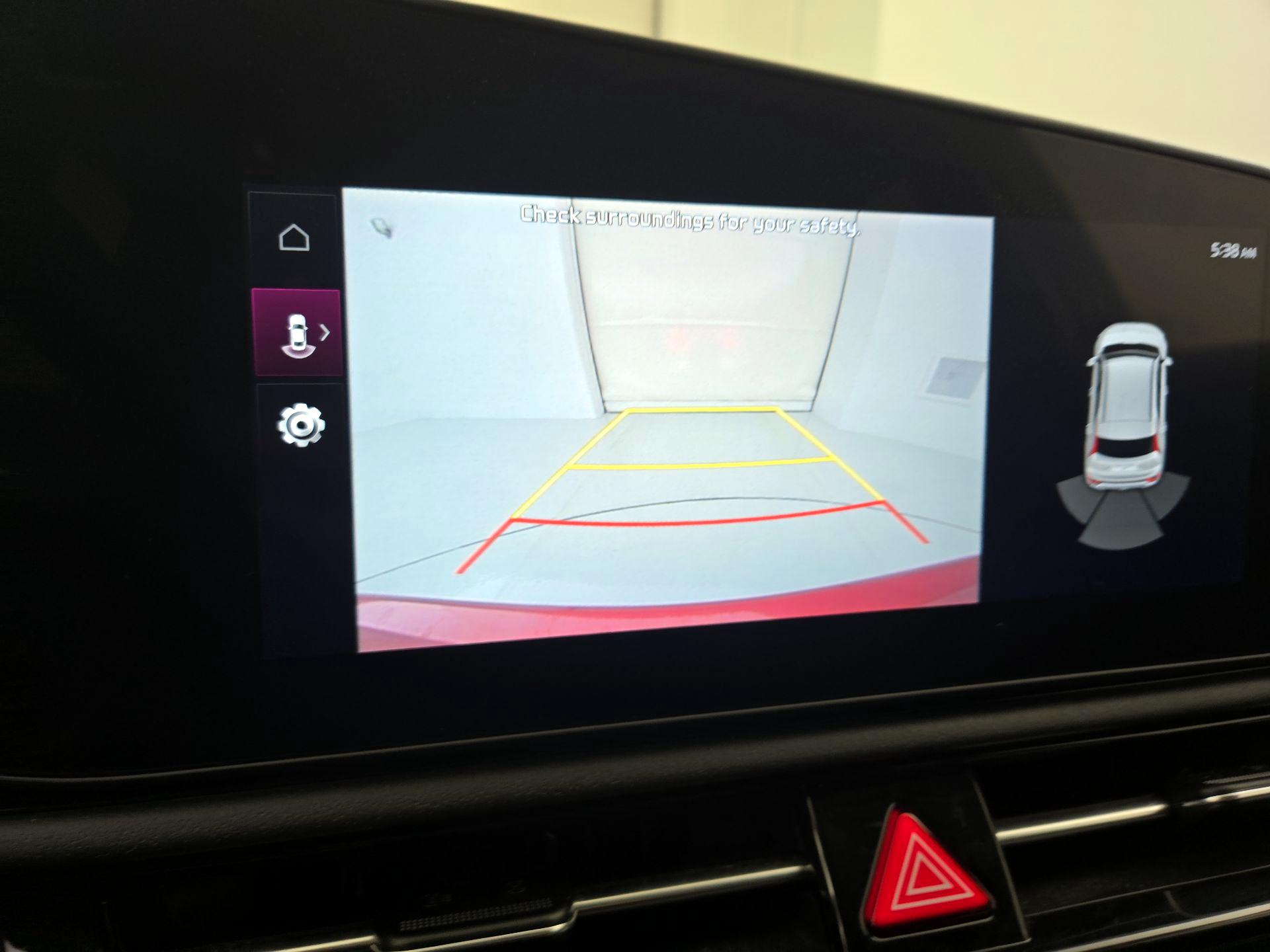 Thumbnail: 2023 Kia Niro - 15