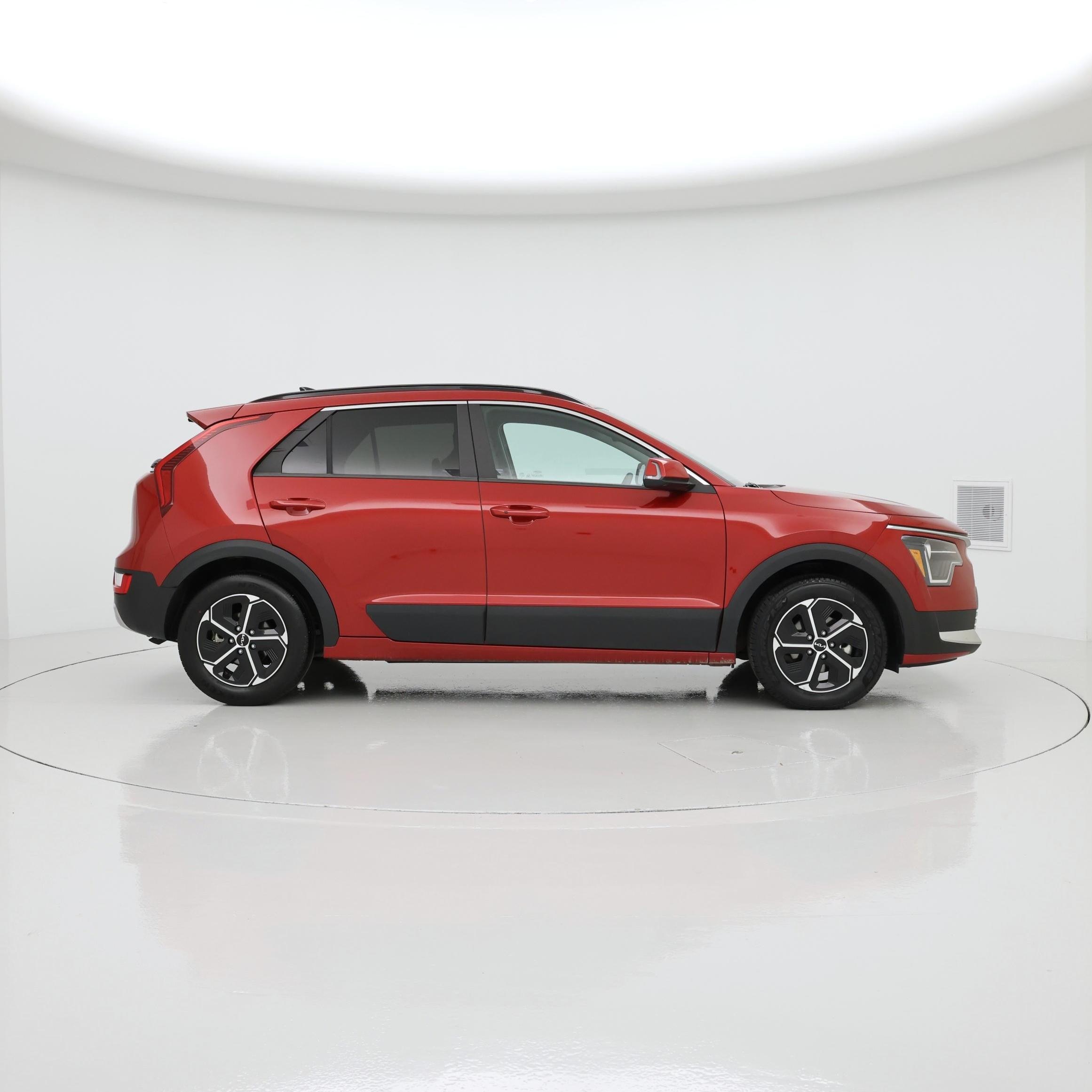 Thumbnail: 2023 Kia Niro - 7