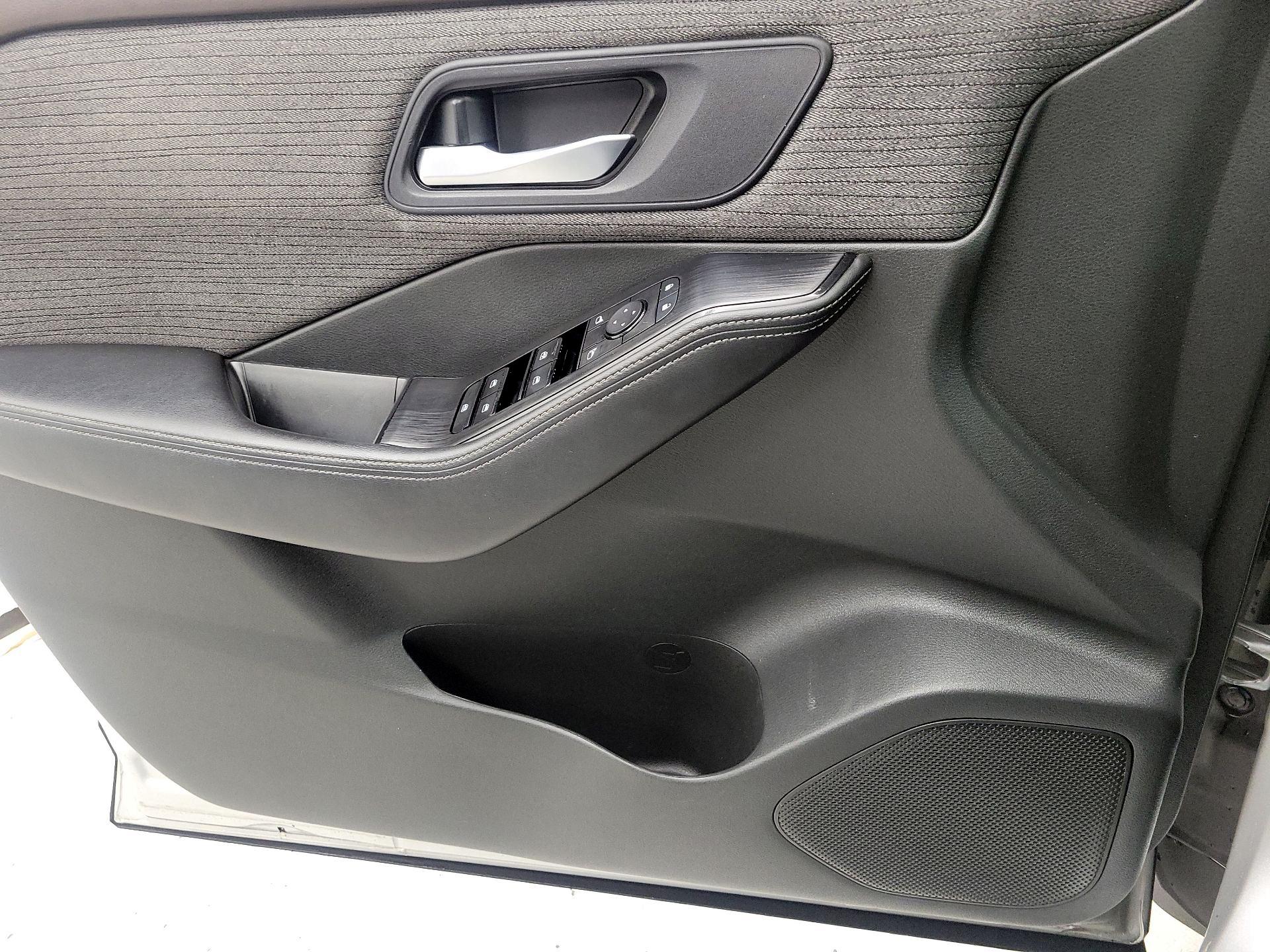 Thumbnail: 2022 Nissan Rogue - 12