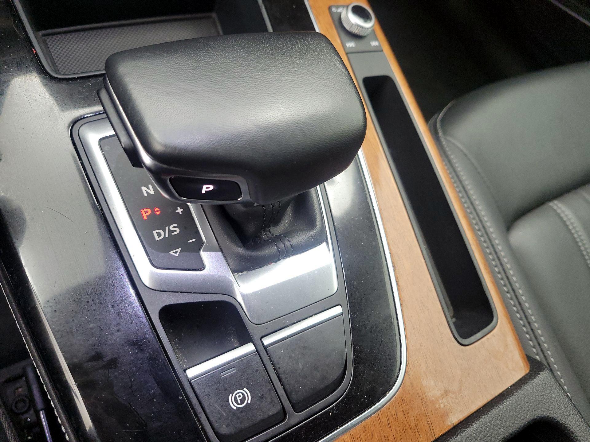 Thumbnail: 2022 Audi Q5 - 17