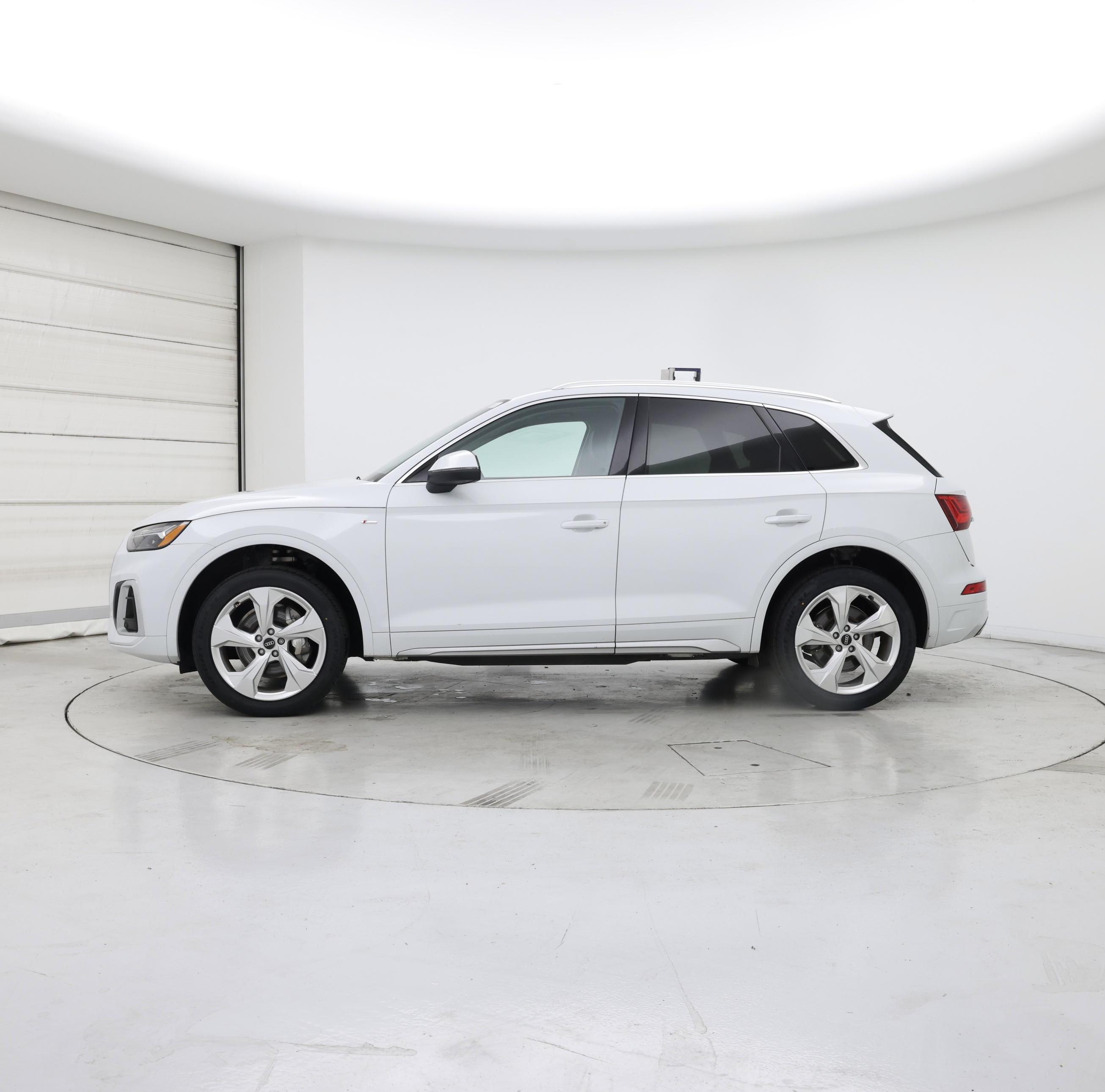 Thumbnail: 2022 Audi Q5 - 3