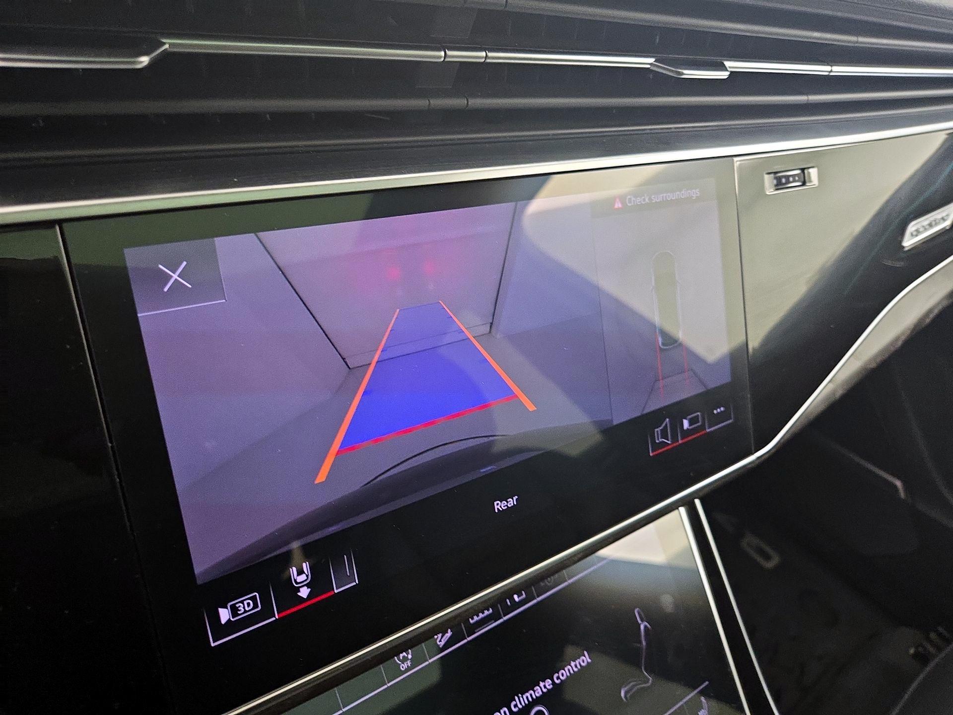 Thumbnail: 2023 Audi Q7 - 15