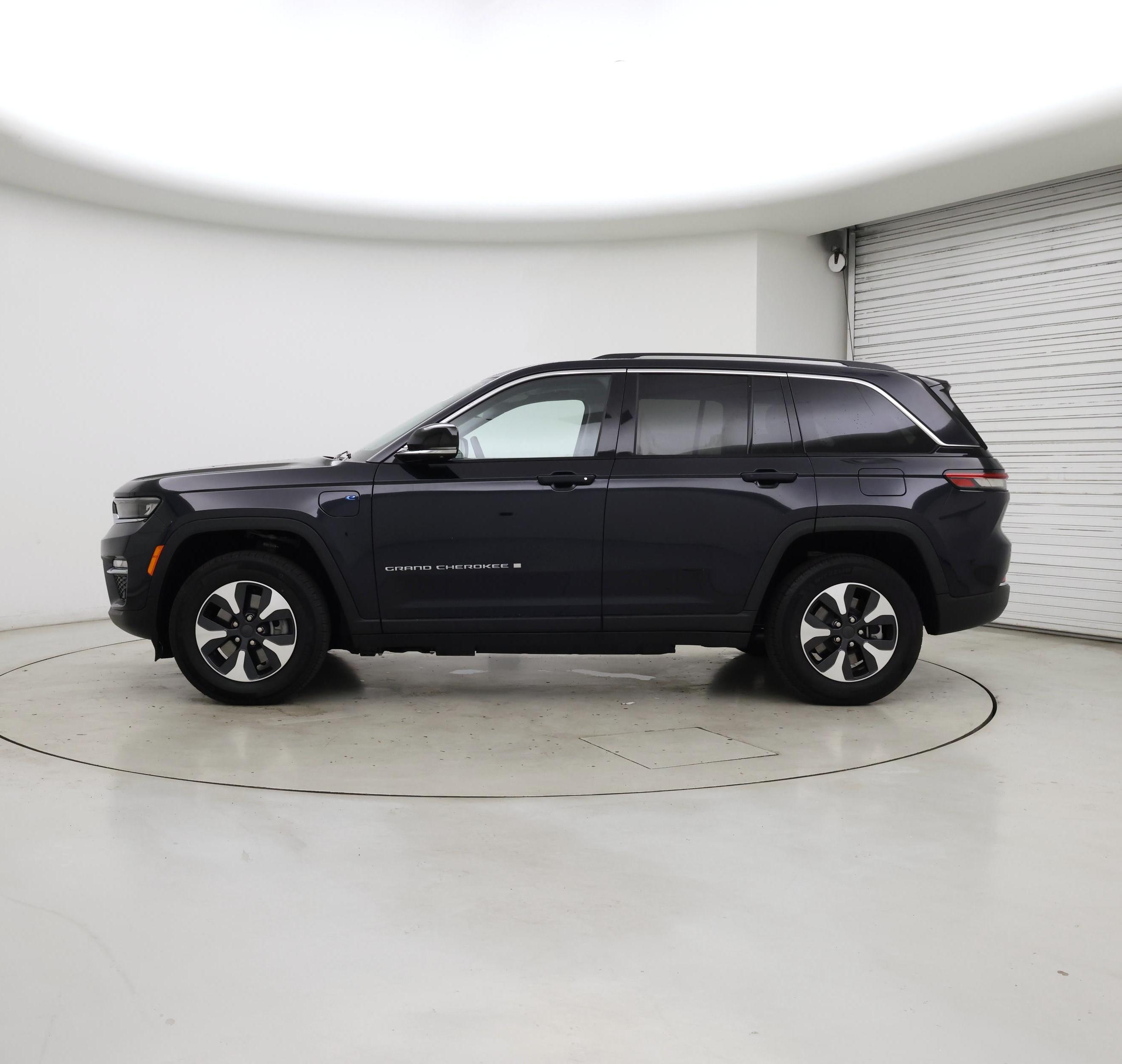 Thumbnail: 2023 Jeep Grand Cherokee - 3