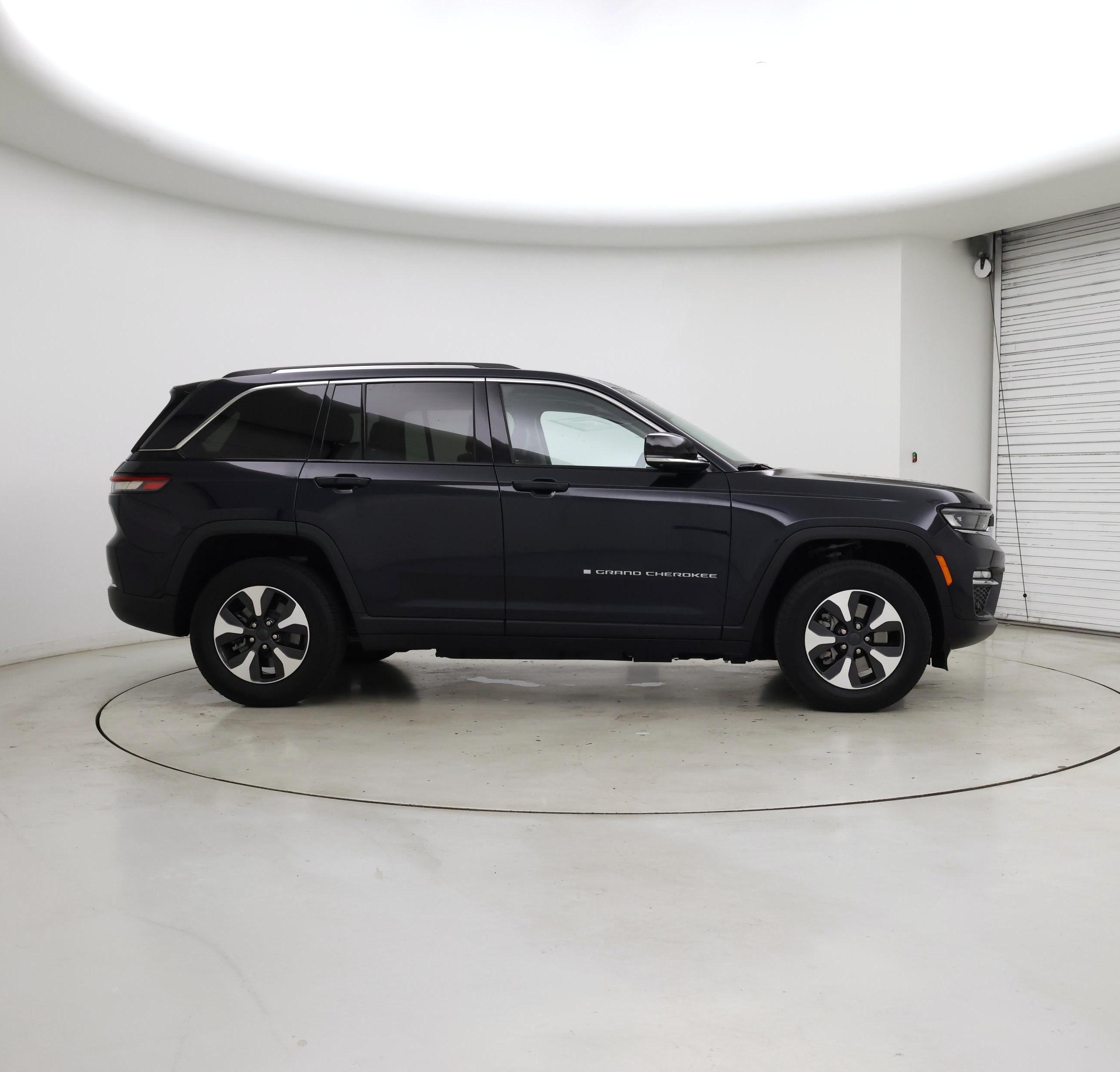 Thumbnail: 2023 Jeep Grand Cherokee - 7
