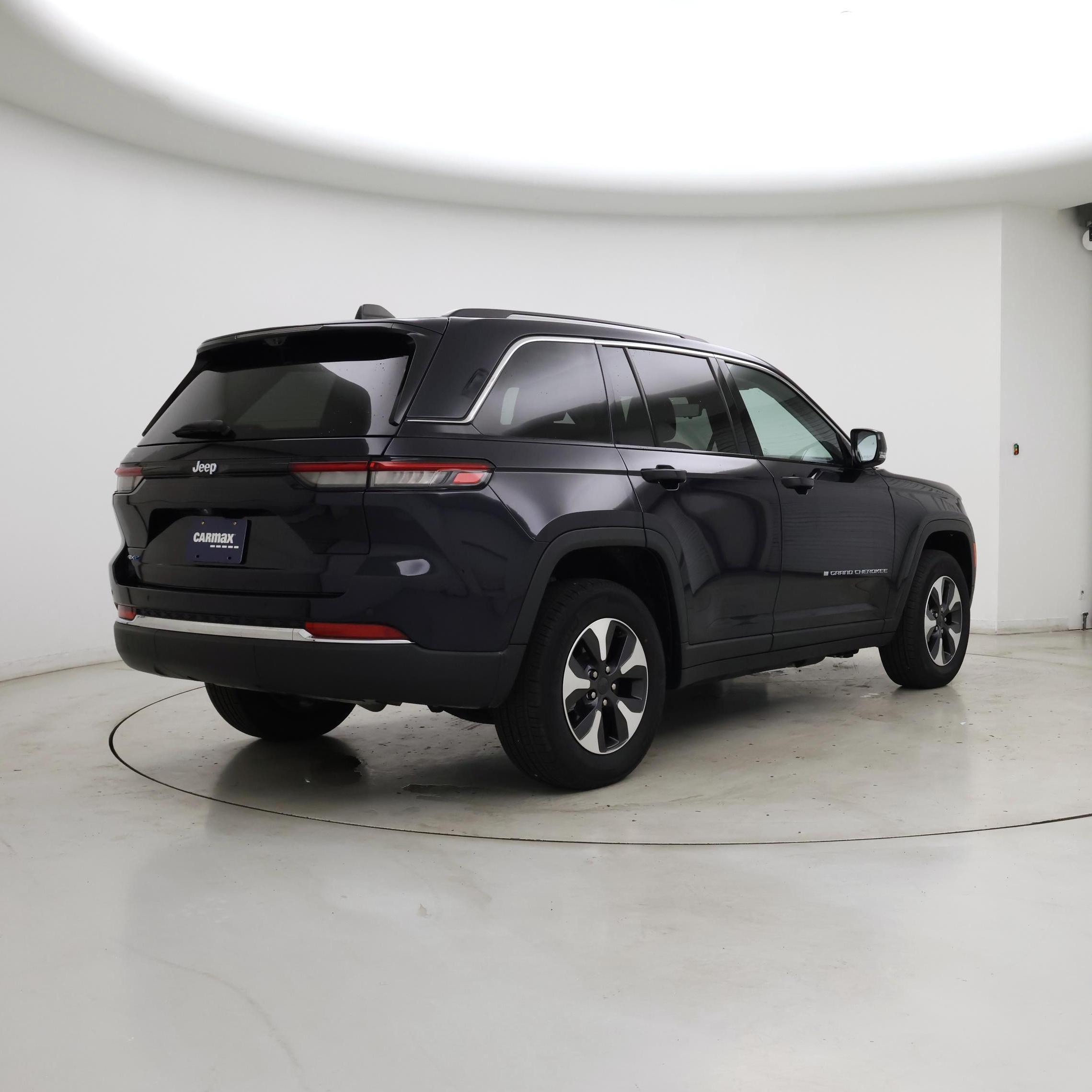 Thumbnail: 2023 Jeep Grand Cherokee - 8