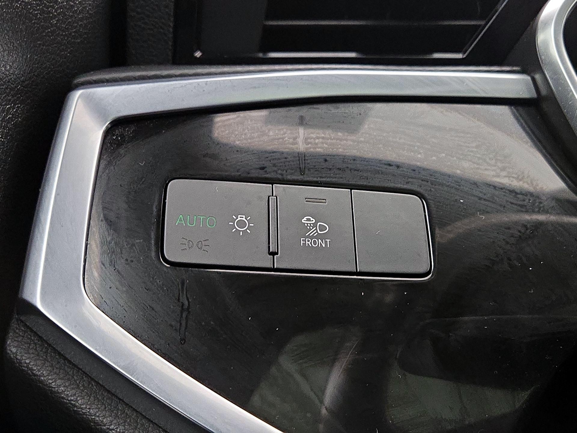 Thumbnail: 2020 Audi Q3 - 13