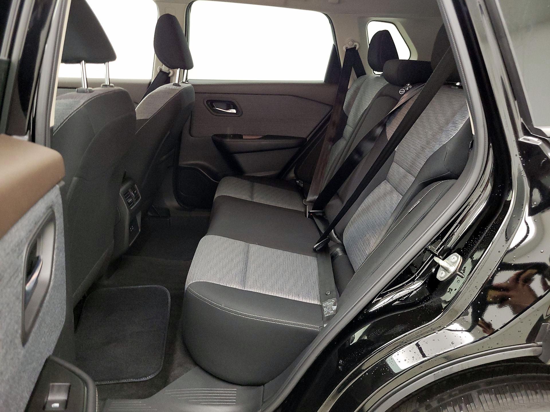 Thumbnail: 2023 Nissan Rogue - 19