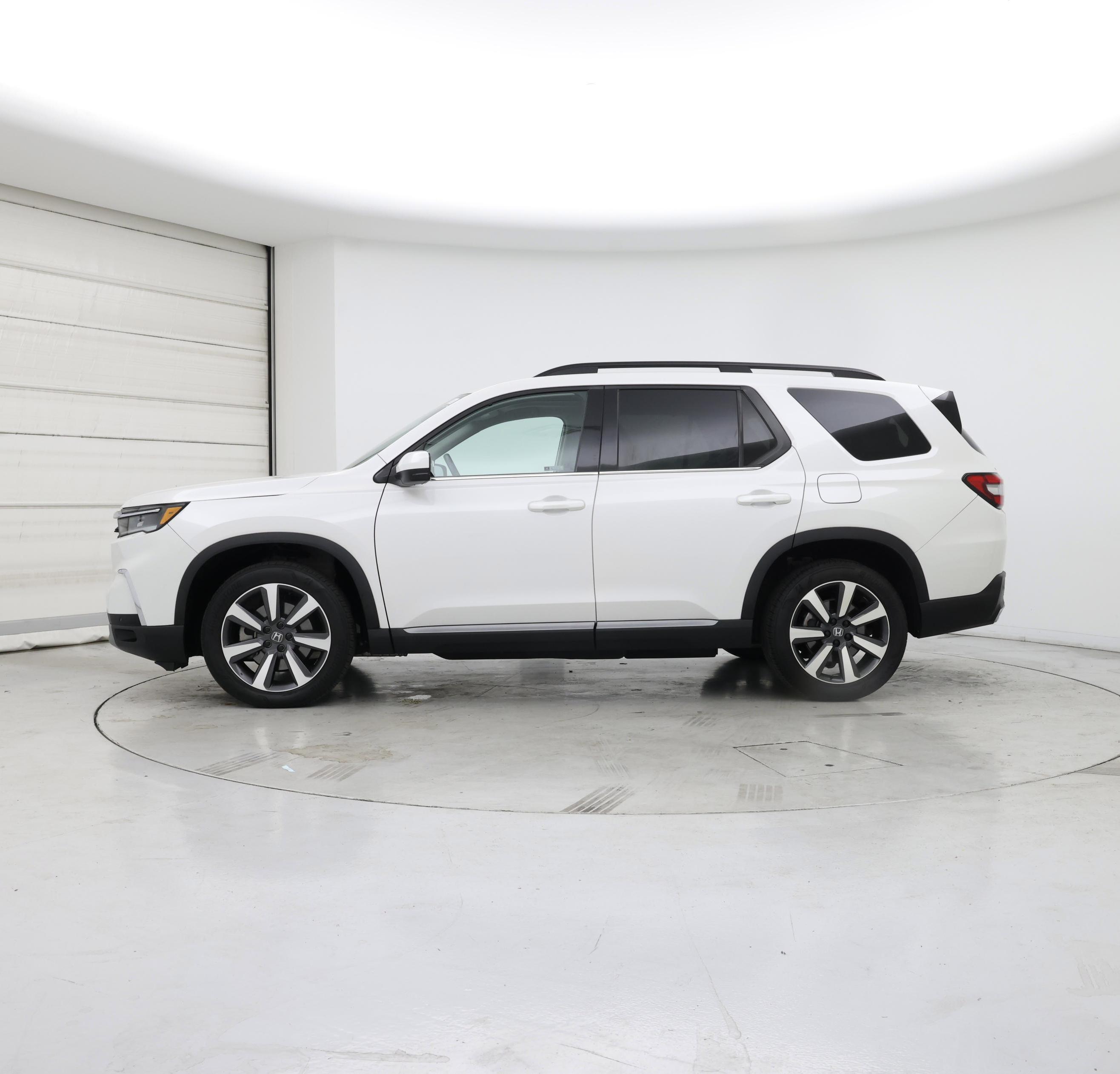 Thumbnail: 2023 Honda Pilot - 3