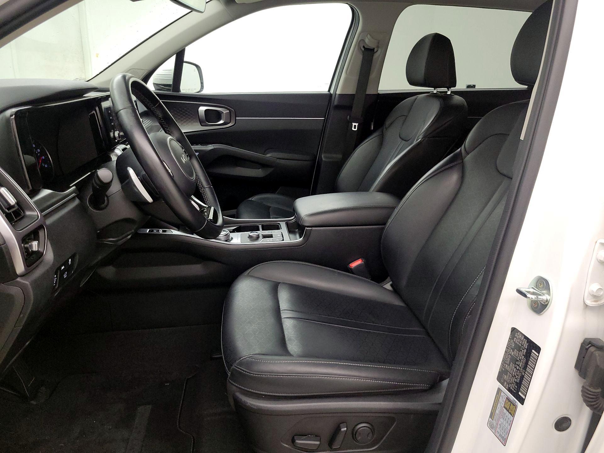 Thumbnail: 2023 Kia Sorento - 11