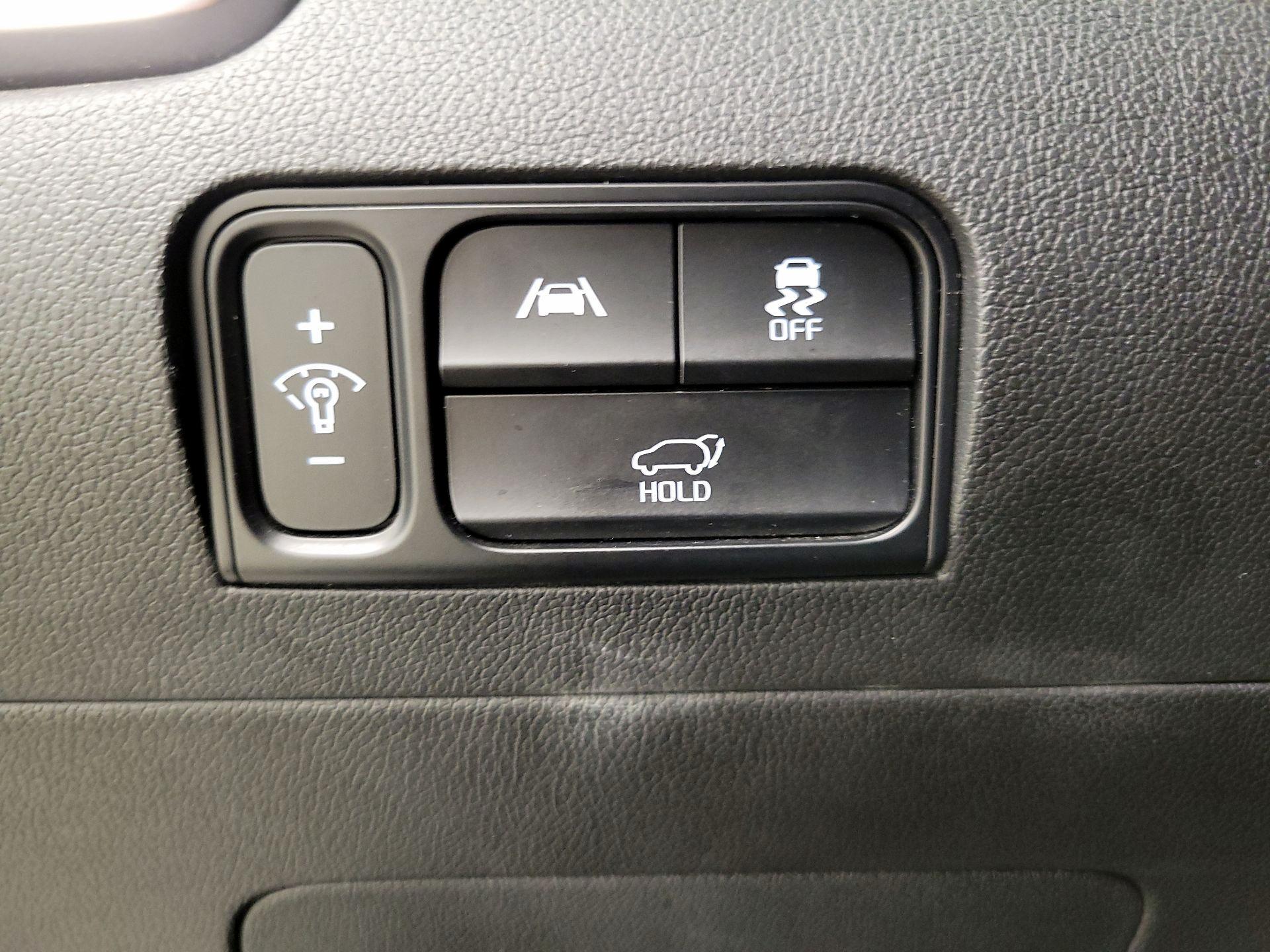 Thumbnail: 2023 Kia Sorento - 13