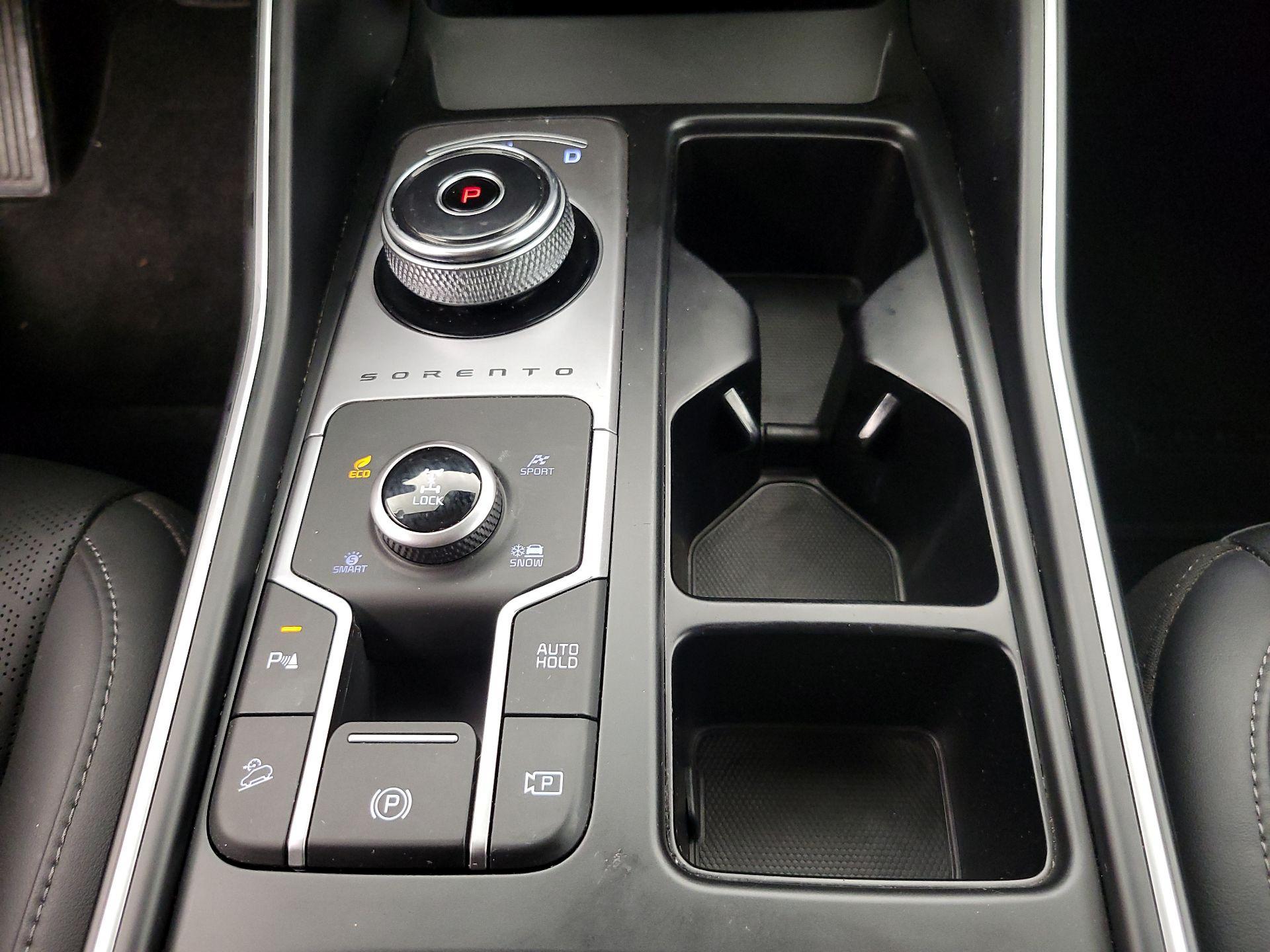 Thumbnail: 2023 Kia Sorento - 18