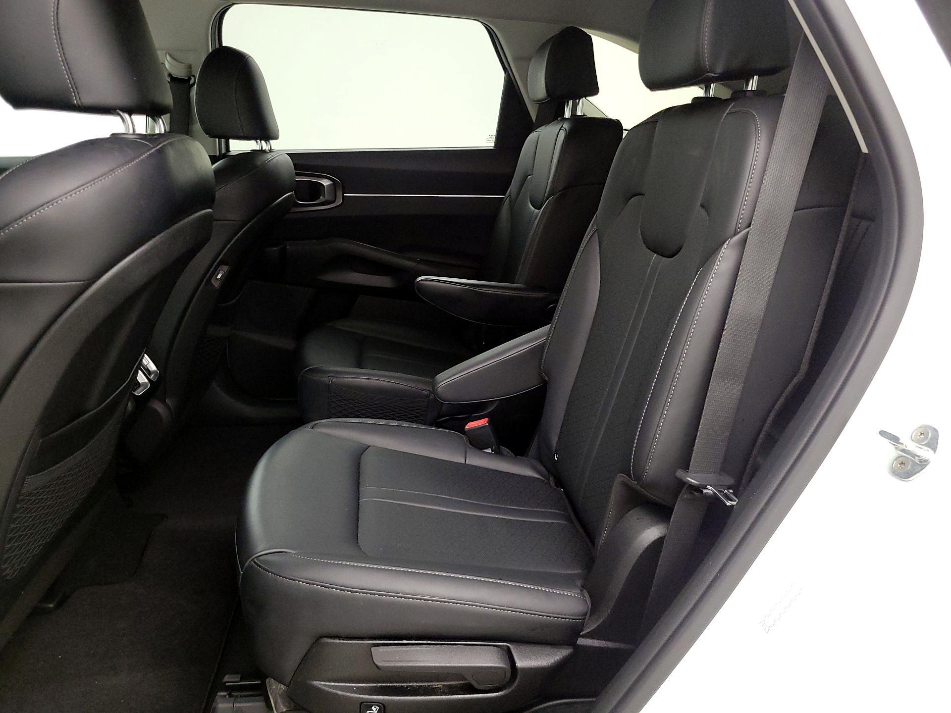 Thumbnail: 2023 Kia Sorento - 20