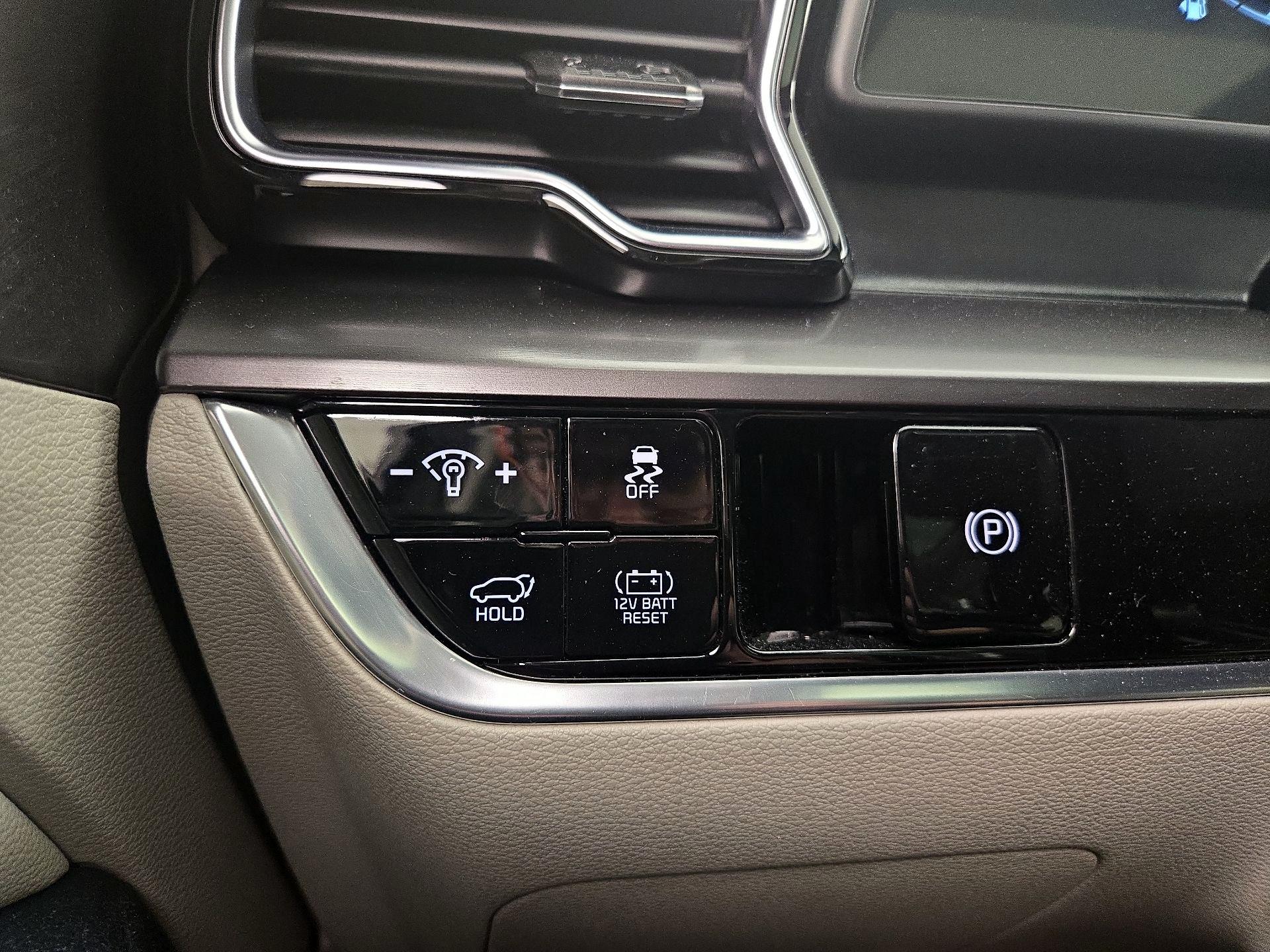 Thumbnail: 2023 Kia Sportage - 11