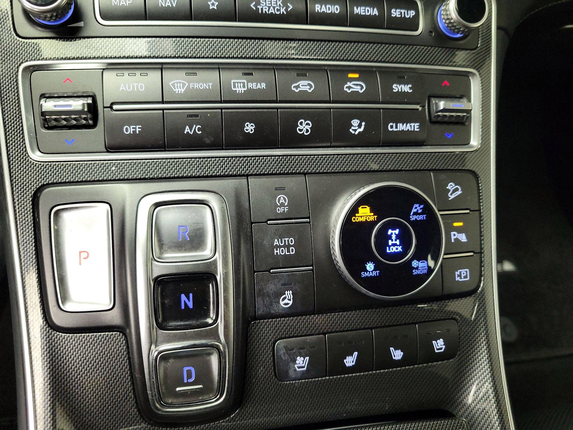 Thumbnail: 2022 Hyundai Santa Fe - 17