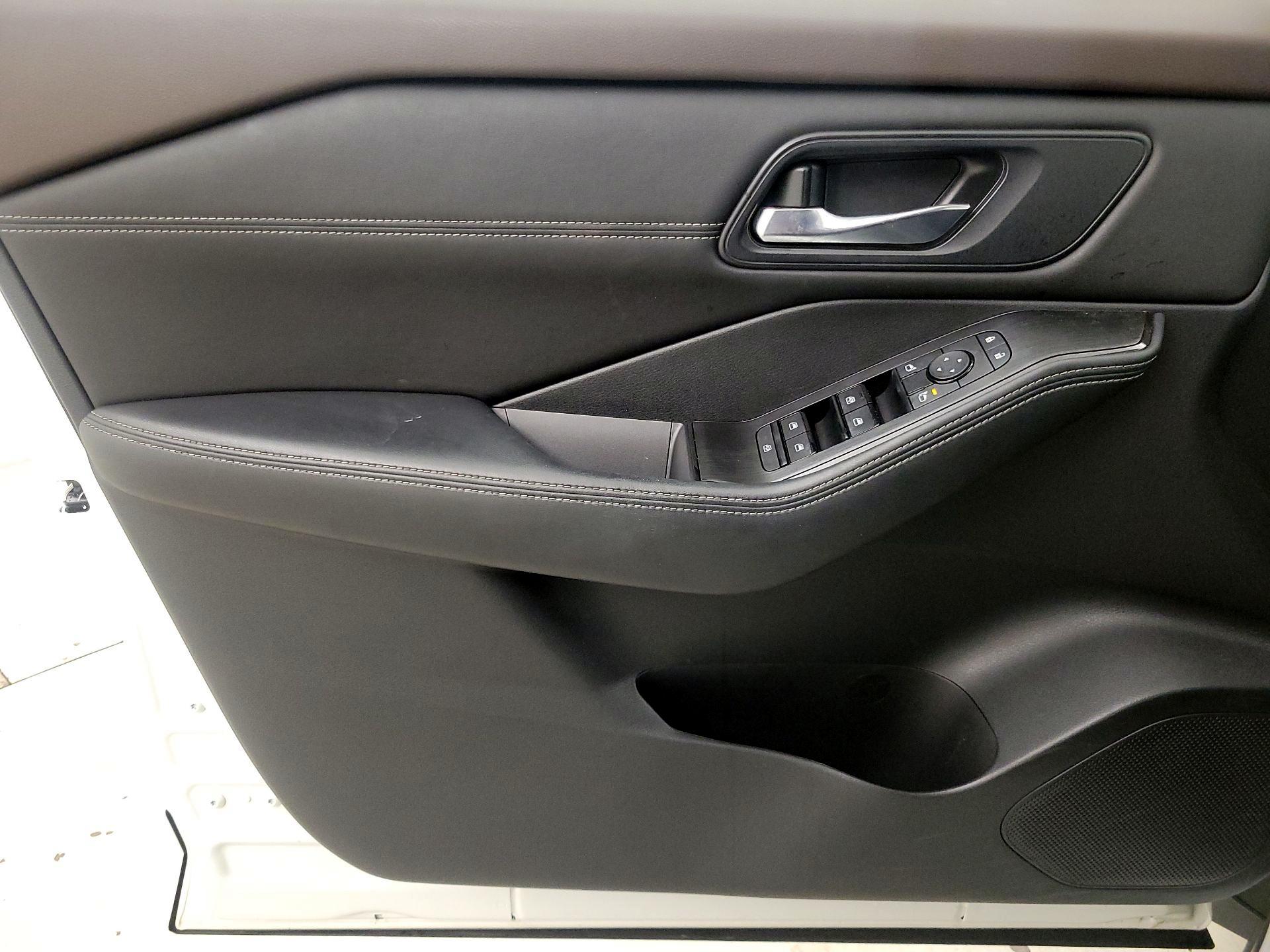 Thumbnail: 2022 Nissan Rogue - 12