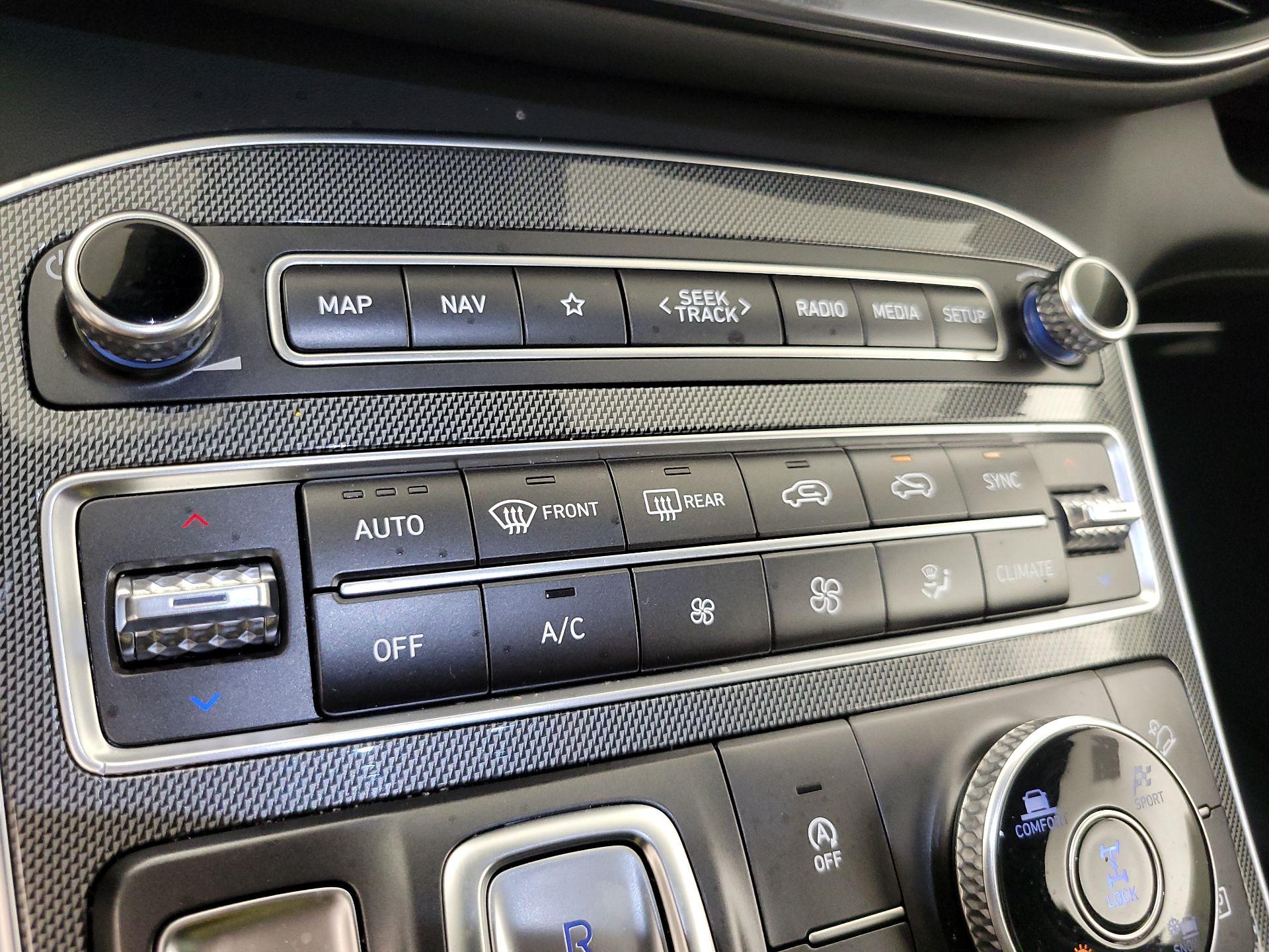 Thumbnail: 2022 Hyundai Santa Fe - 17