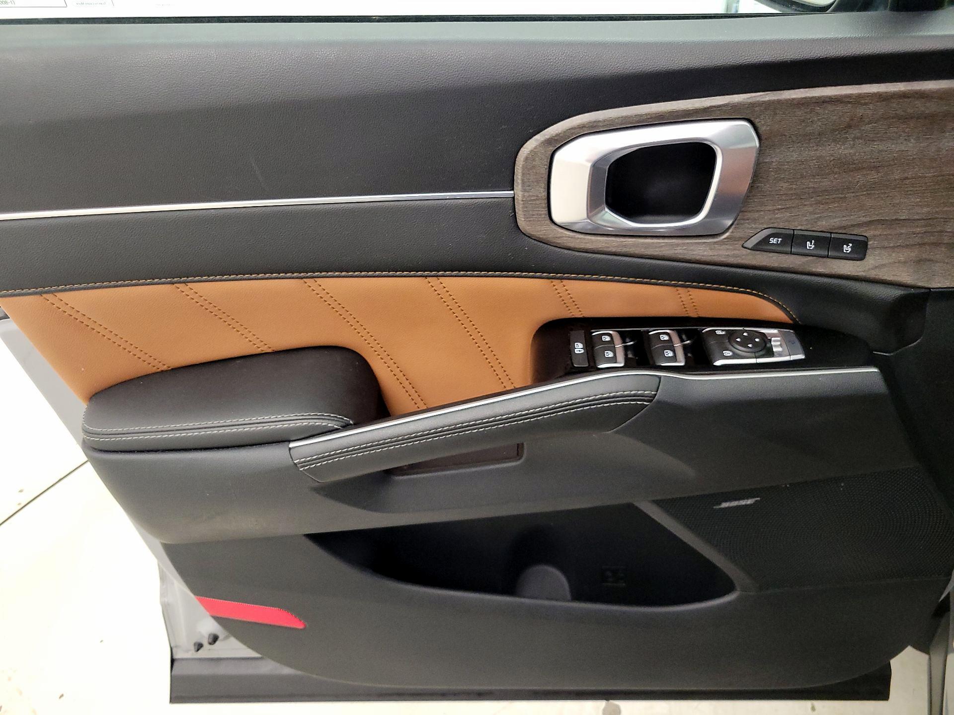 Thumbnail: 2022 Kia Sorento - 12