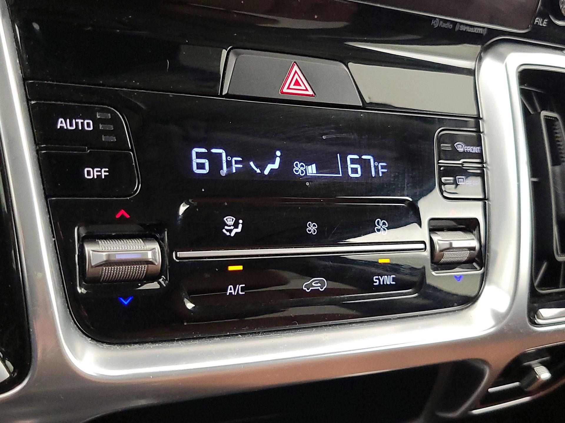 Thumbnail: 2022 Kia Sorento - 16