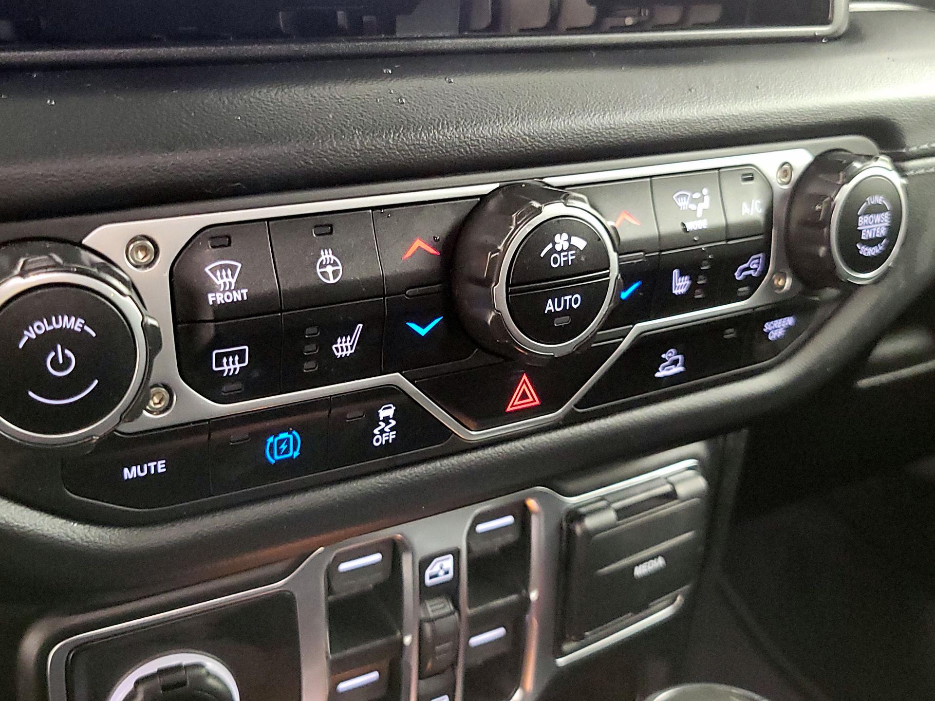 Thumbnail: 2024 Jeep Wrangler - 17