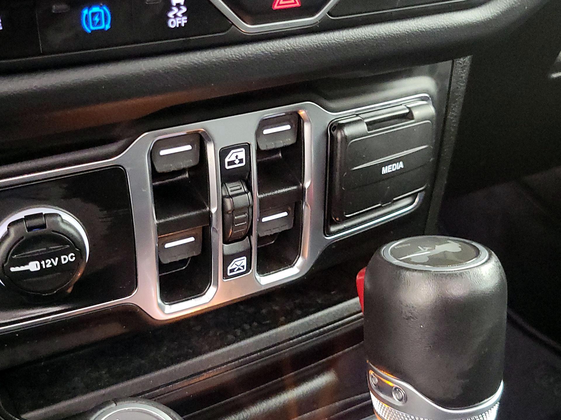 Thumbnail: 2024 Jeep Wrangler - 19