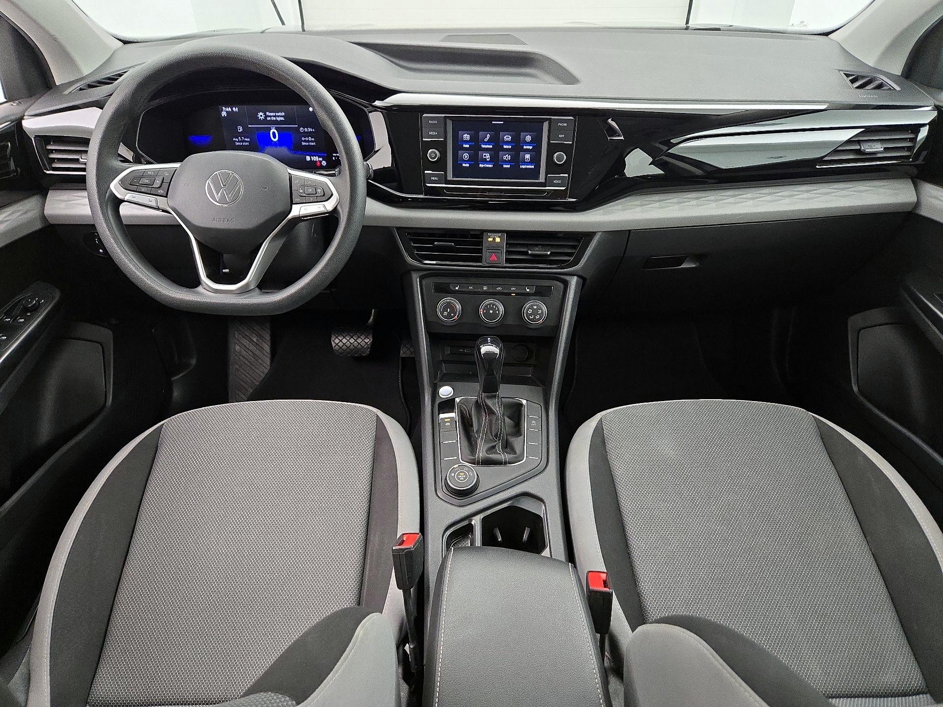 Thumbnail: 2022 Volkswagen Taos - 9