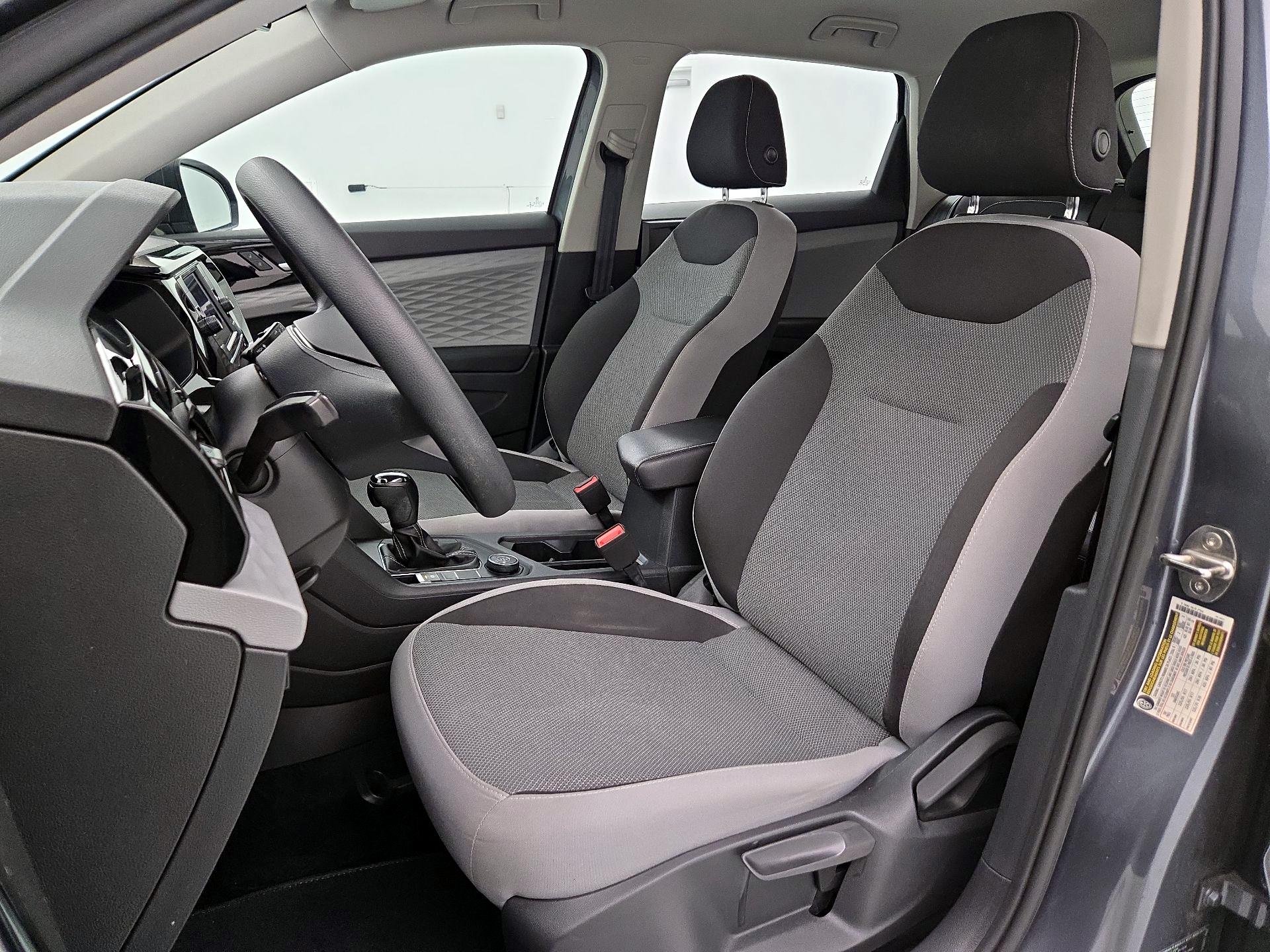 Thumbnail: 2022 Volkswagen Taos - 11