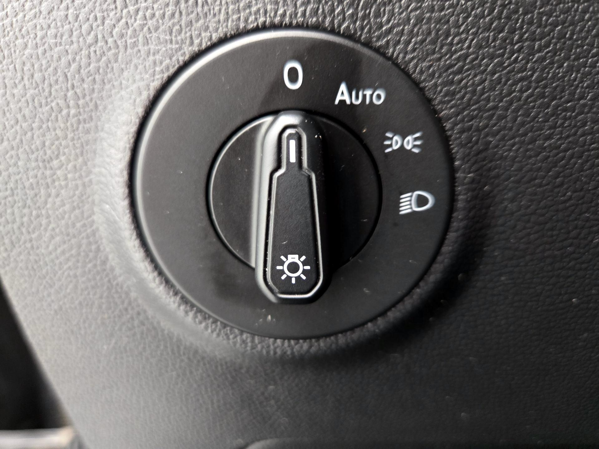 Thumbnail: 2022 Volkswagen Taos - 13