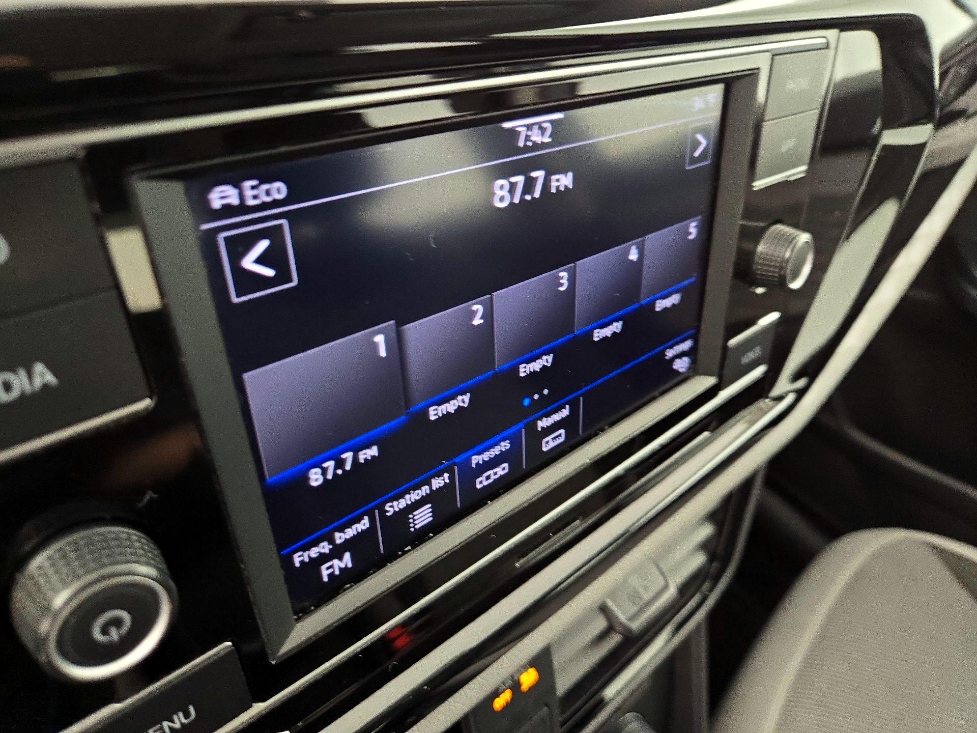 Thumbnail: 2022 Volkswagen Taos - 15