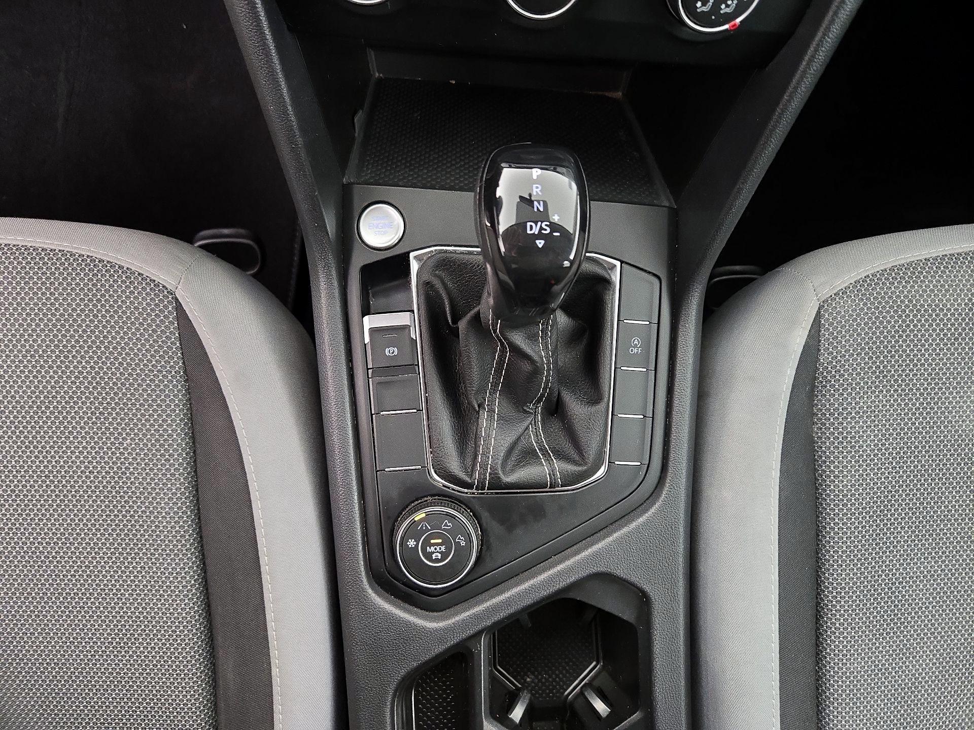 Thumbnail: 2022 Volkswagen Taos - 17