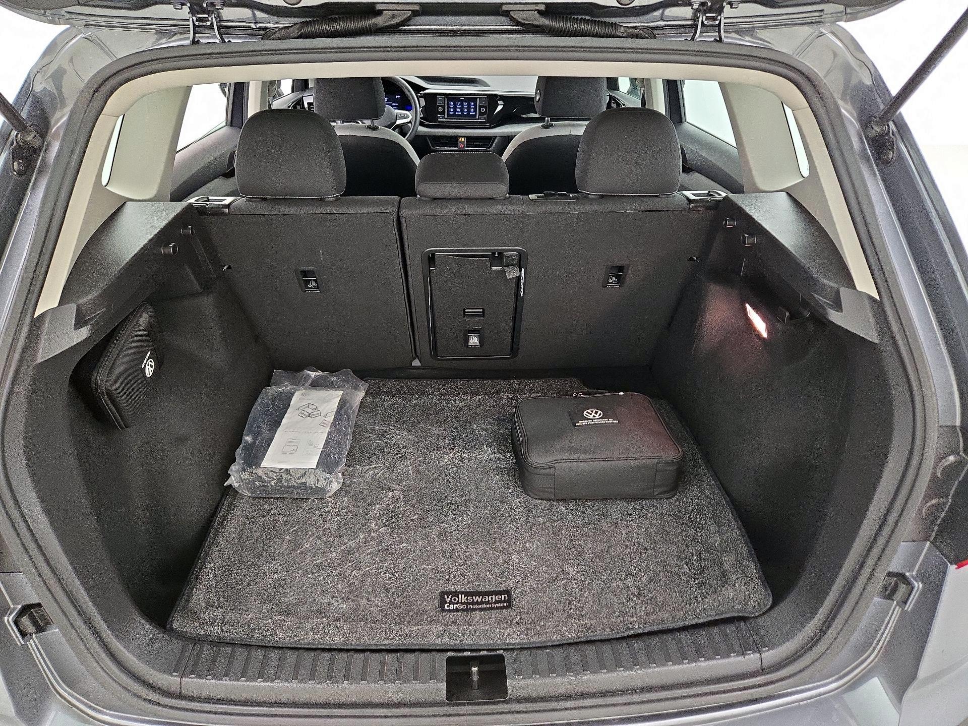 Thumbnail: 2022 Volkswagen Taos - 20